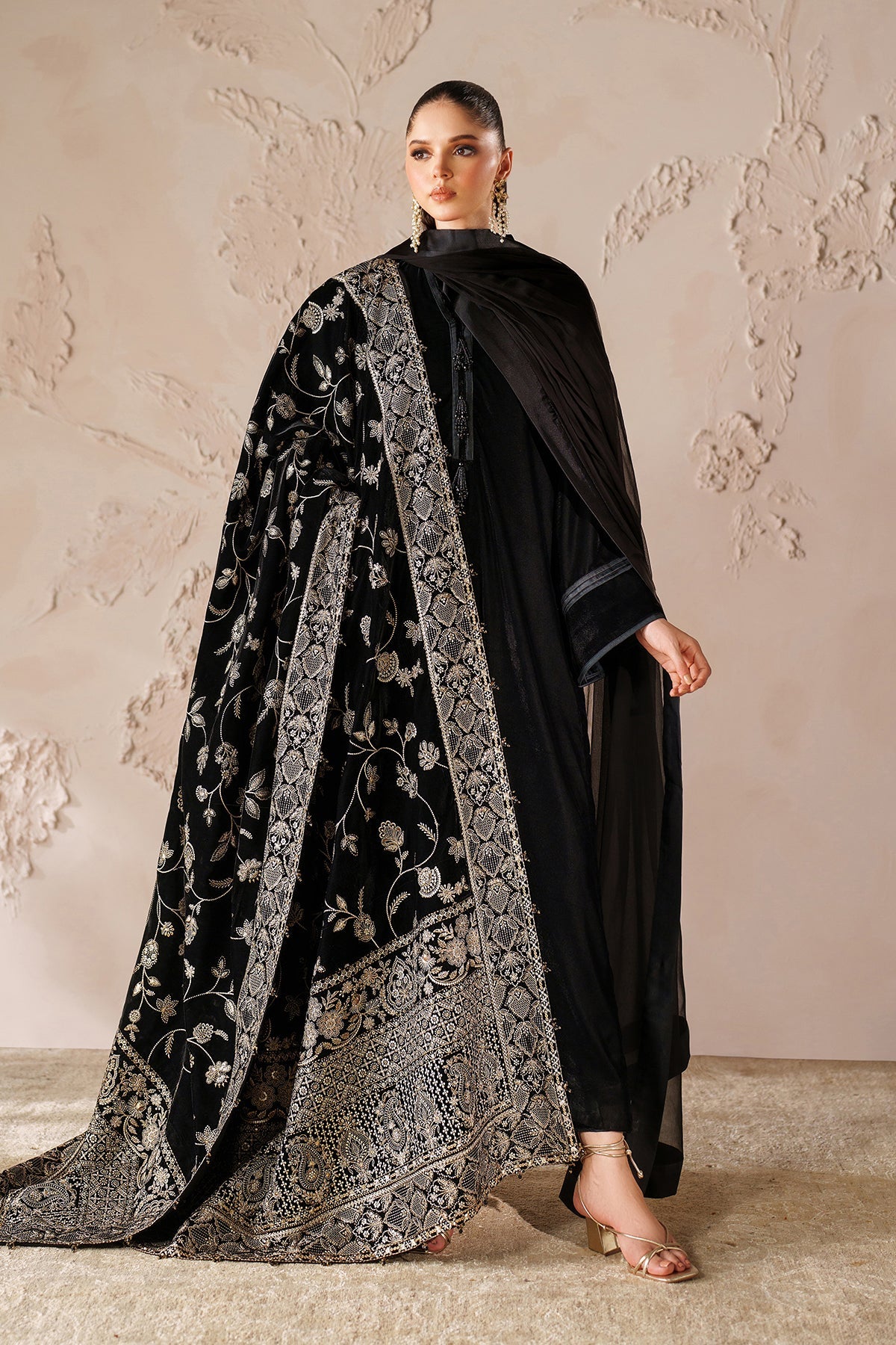 Baroque - Embroidered Velvet Shawl Vs-57