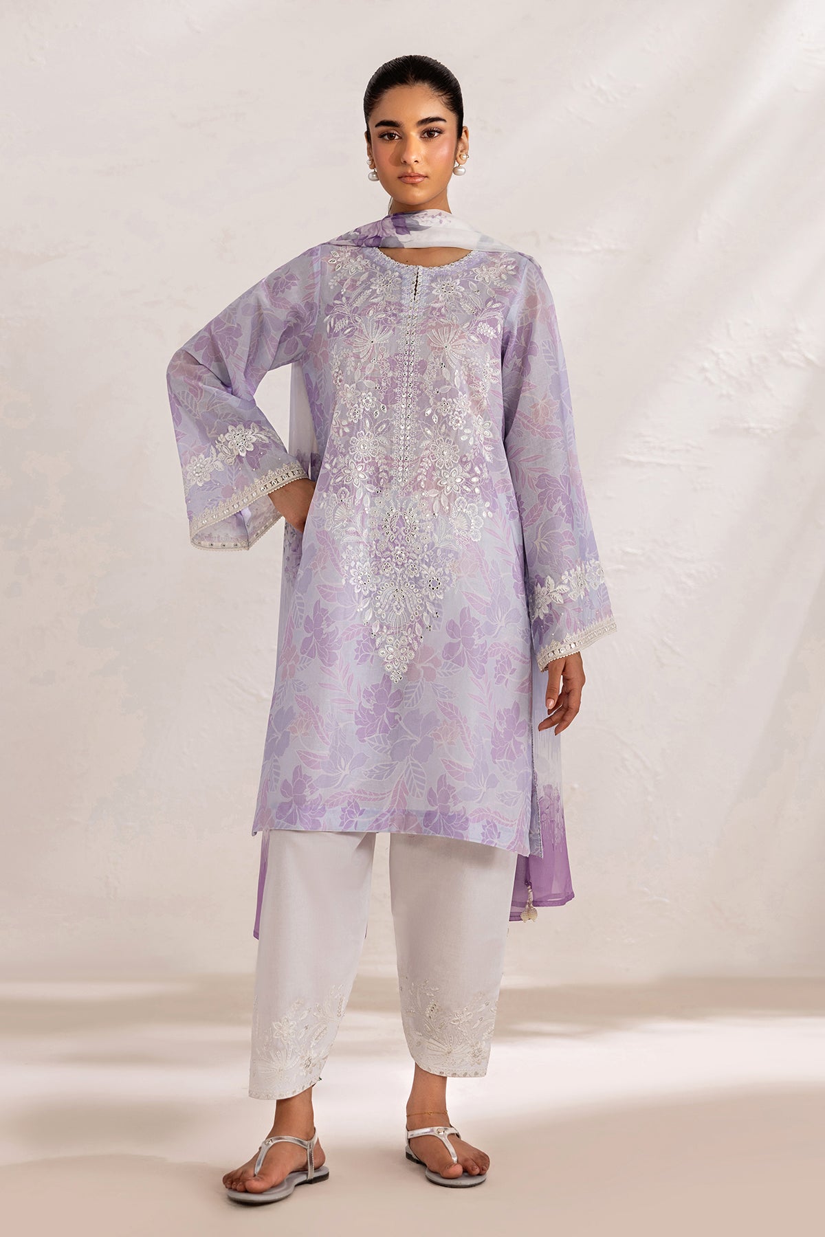 Baroque - Embroidered Lawn UF-4450