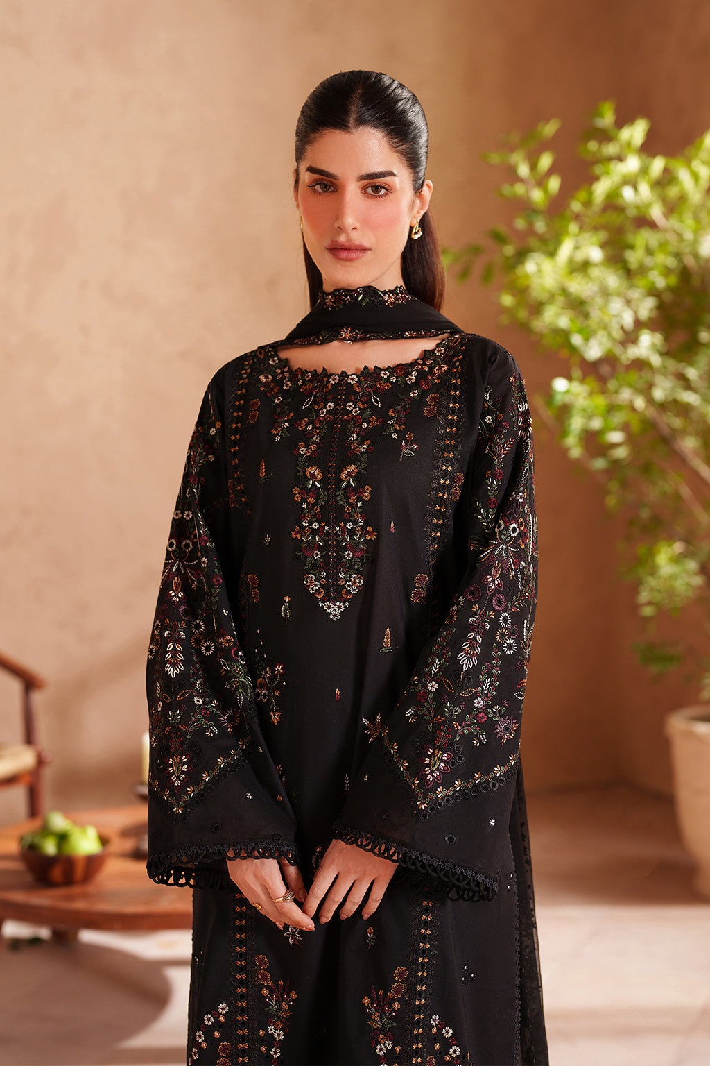 Iznik - El-07 Embroidered Lawn