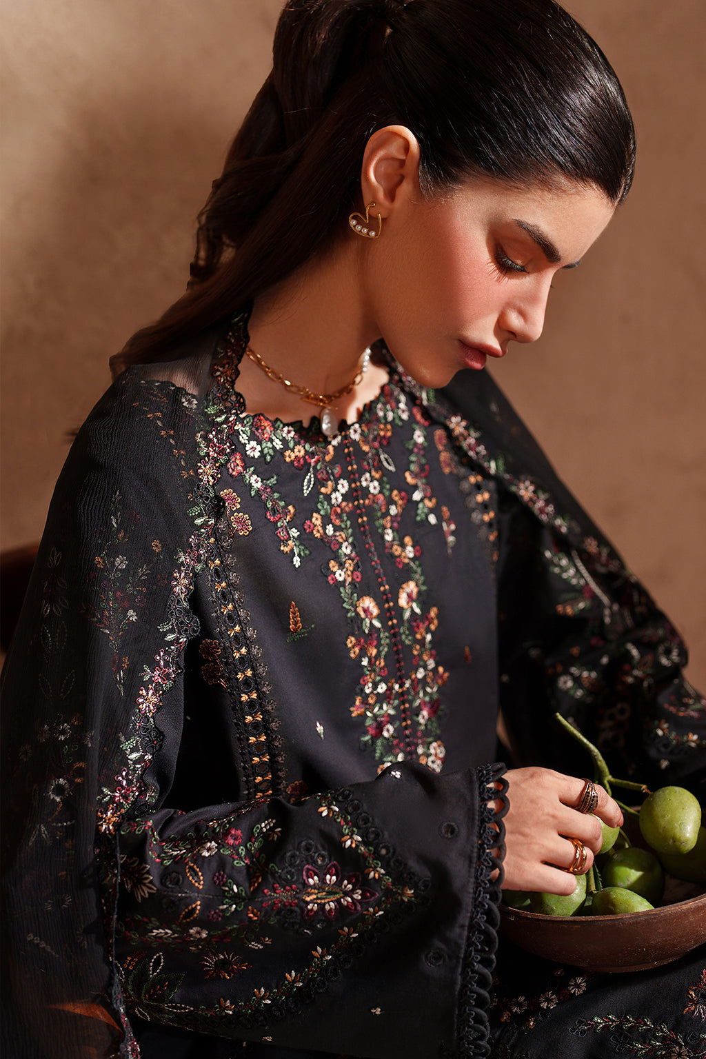 Iznik - El-07 Embroidered Lawn