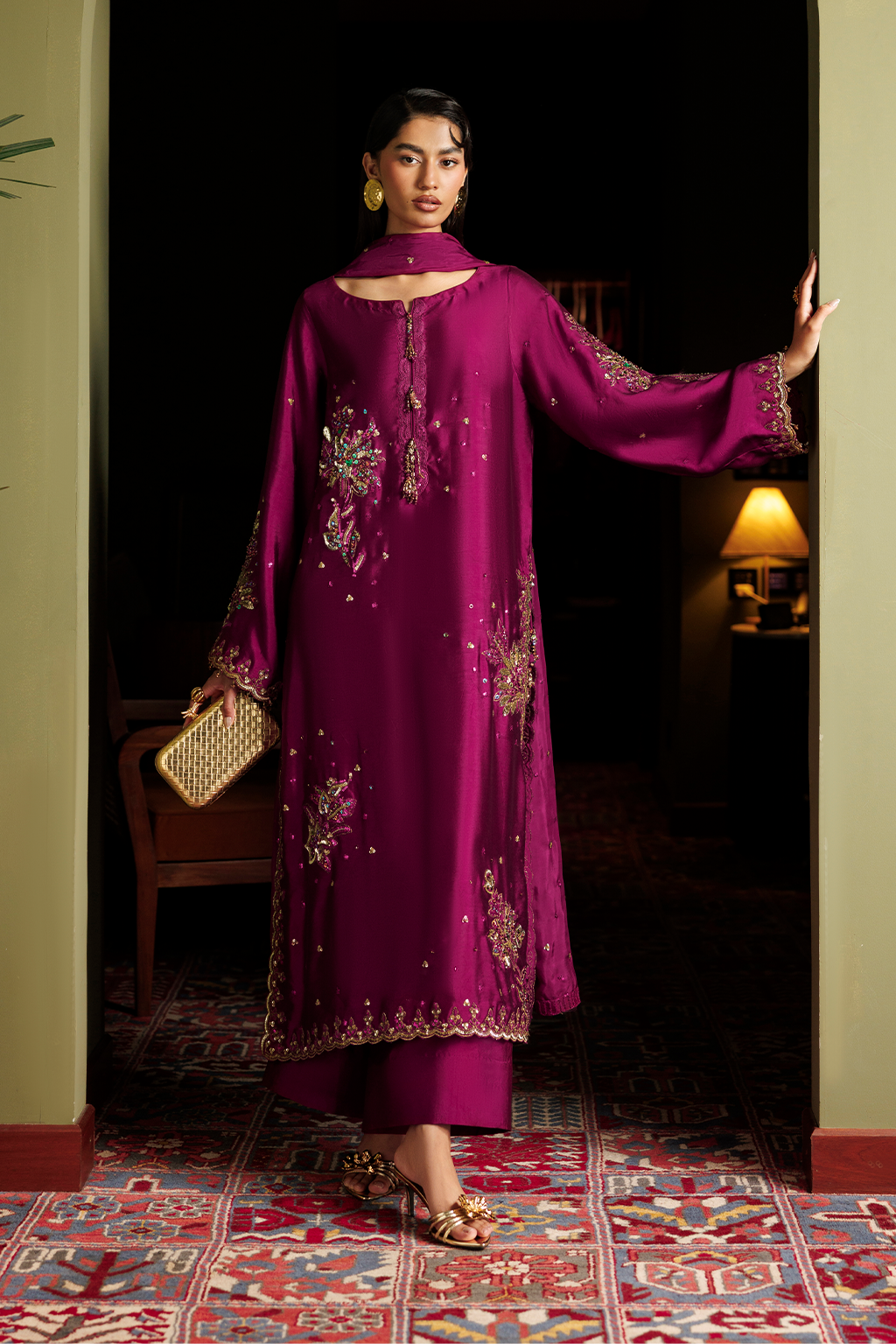 Iznik - Ue-722 Embroidered Ramen Silk