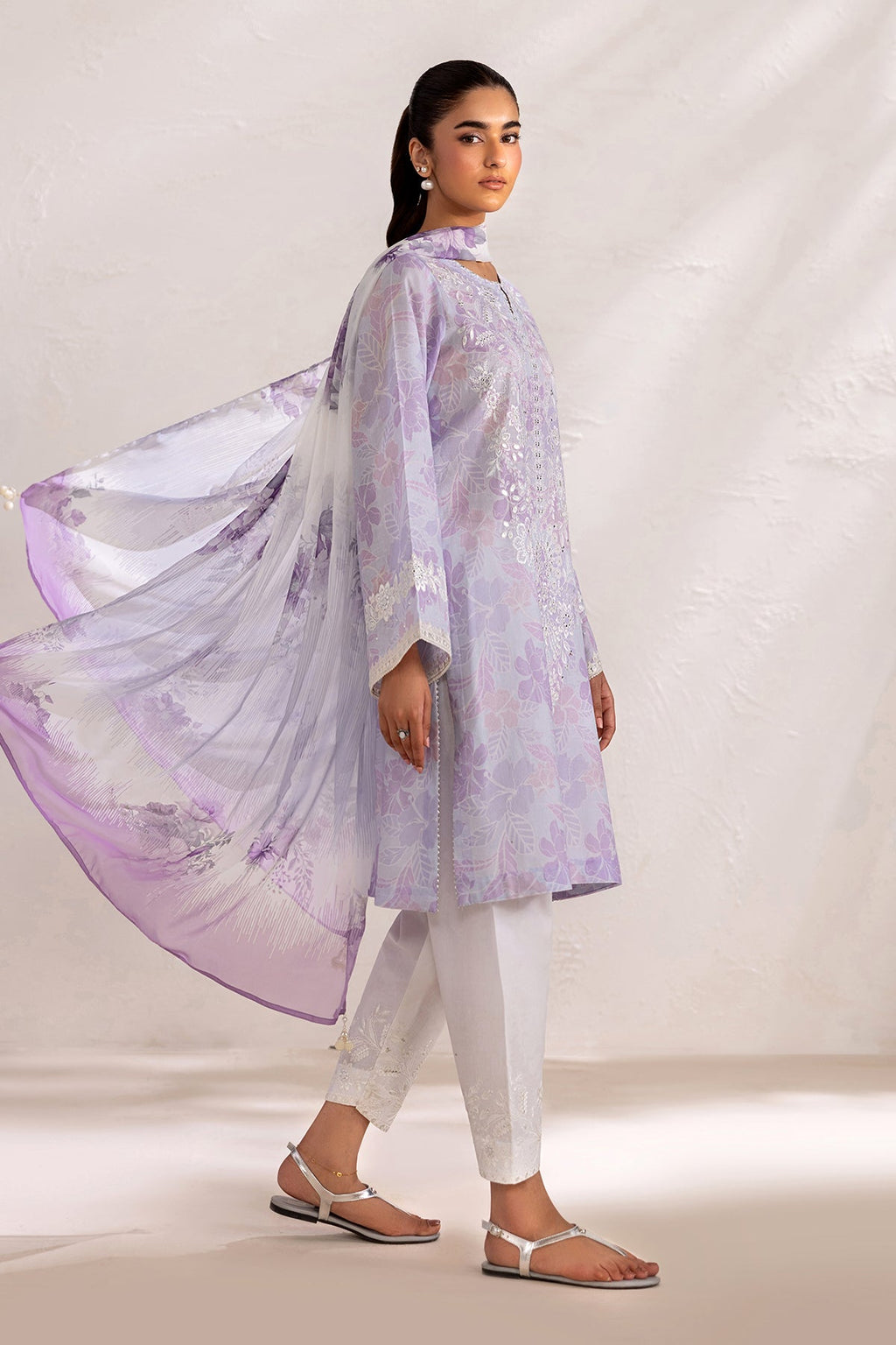 Baroque - Embroidered Lawn UF-4450