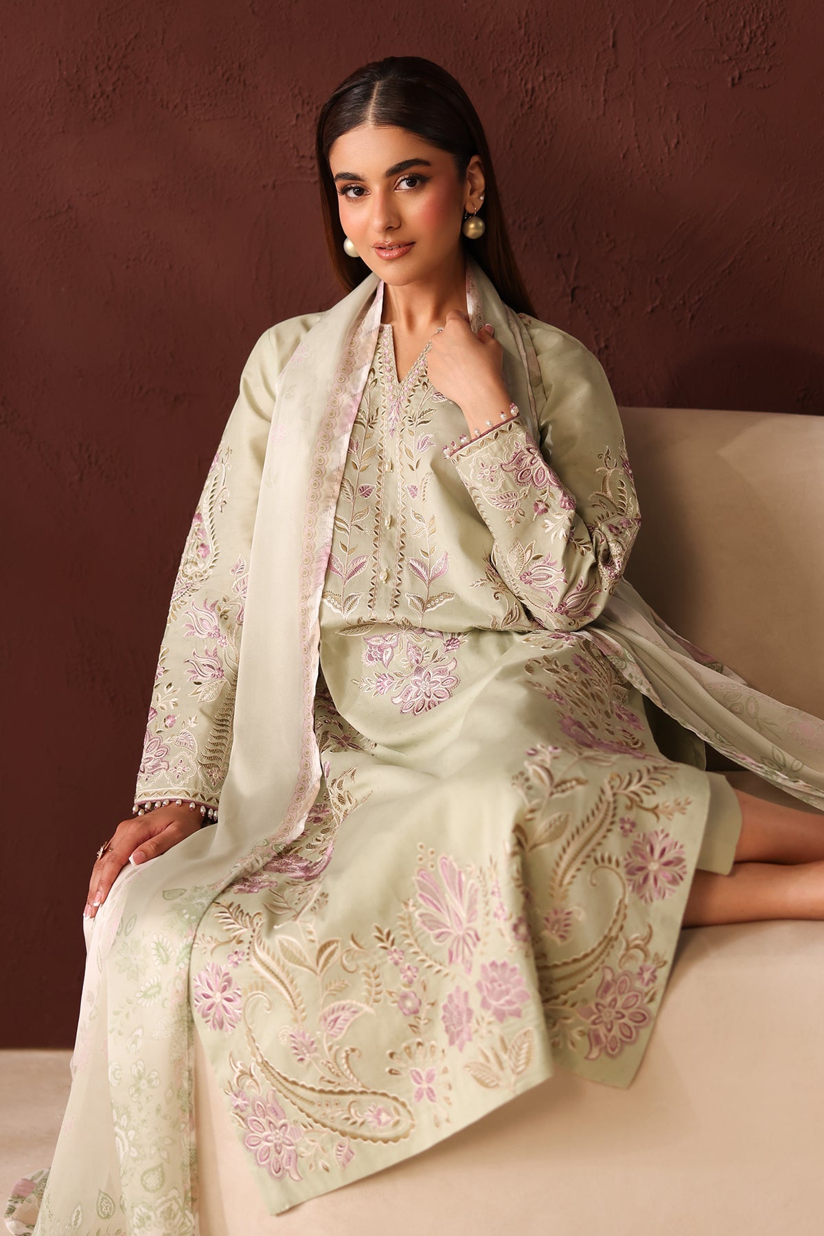 Baroque - Embroidered Dobby Lawn UF-4482