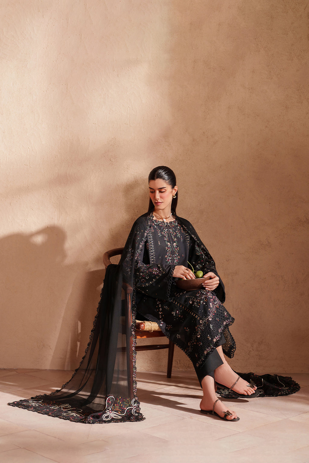 Iznik - El-07 Embroidered Lawn