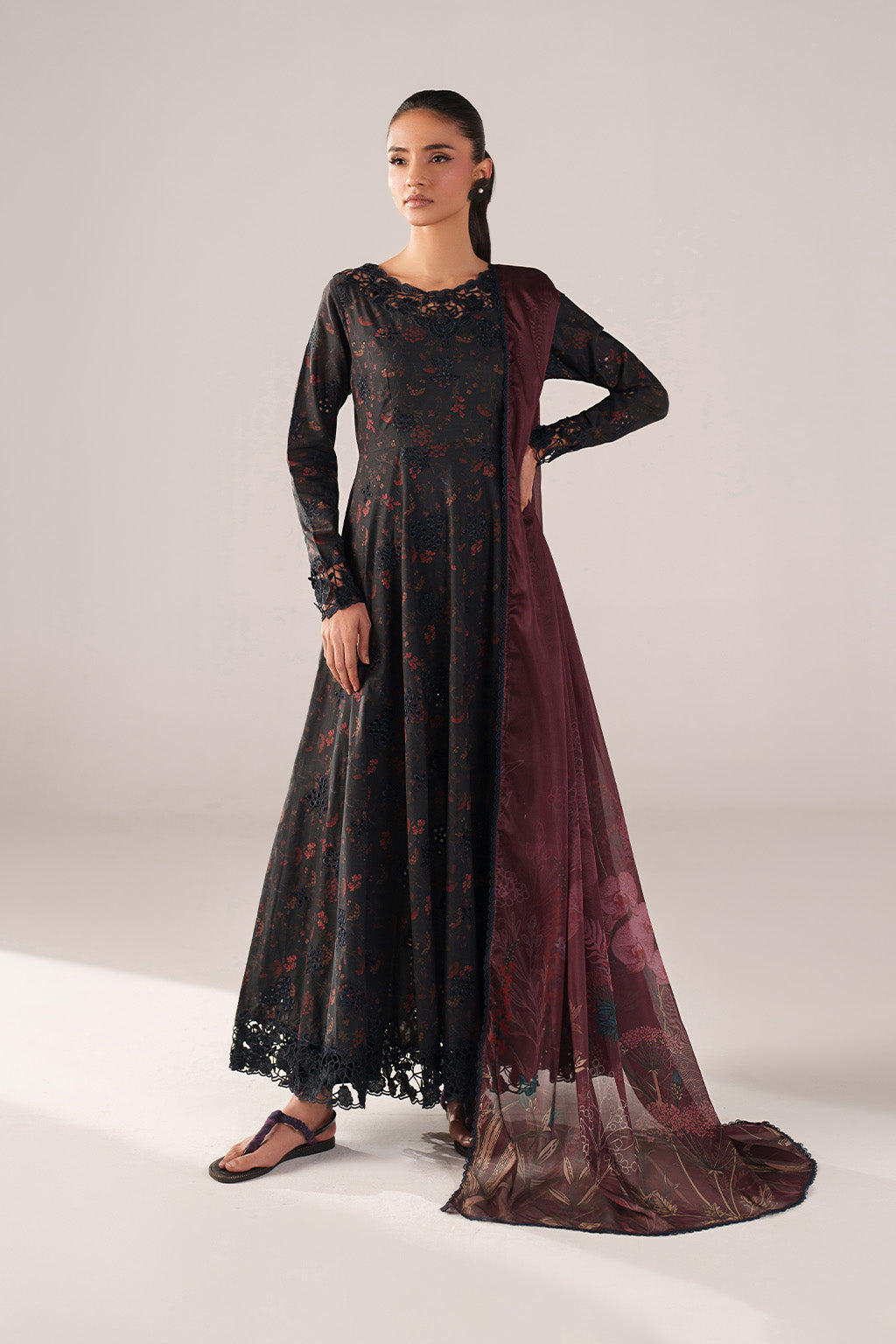 Iznik - Ss-09 Embroidered Lawn