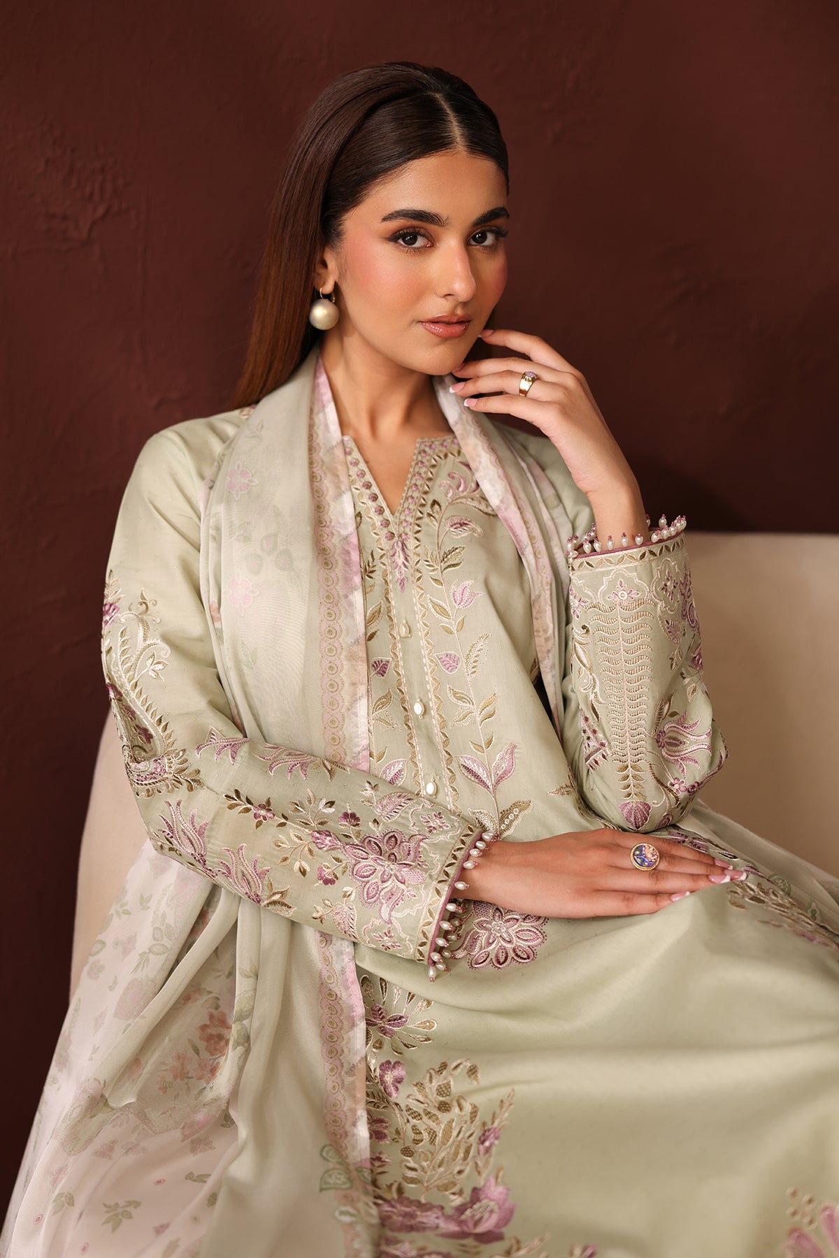 Baroque - Embroidered Dobby Lawn UF-4482