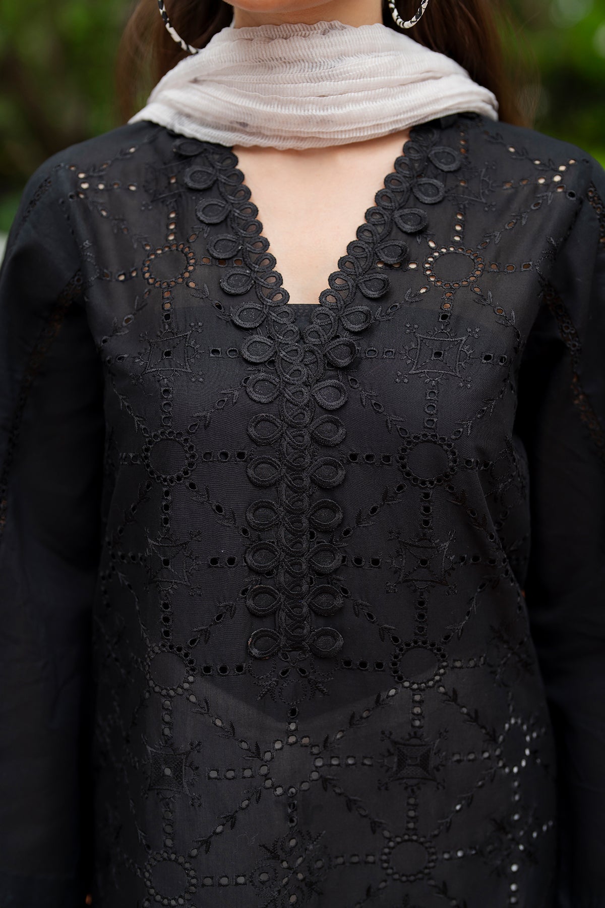 Baroque - Embroidered Lawn UF-4194