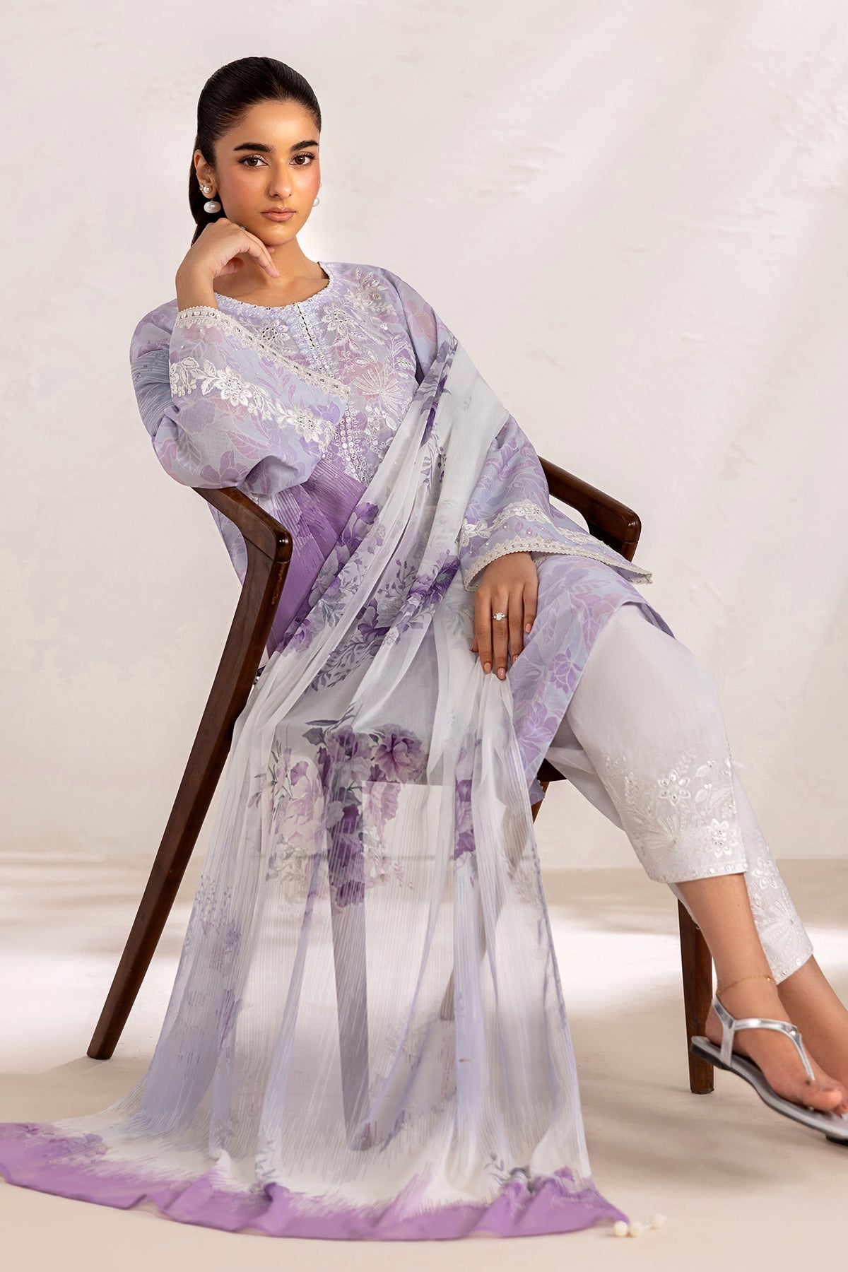 Baroque - Embroidered Lawn UF-4450