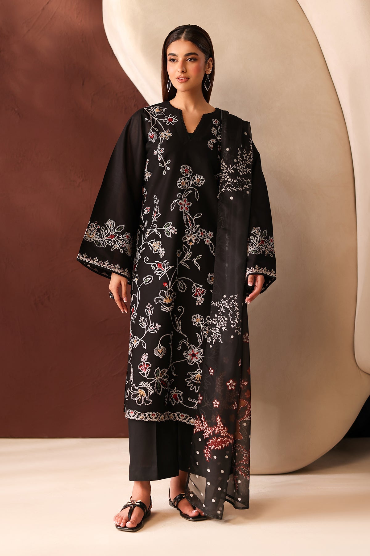 Baroque - Embroidered Lawn UF-4483