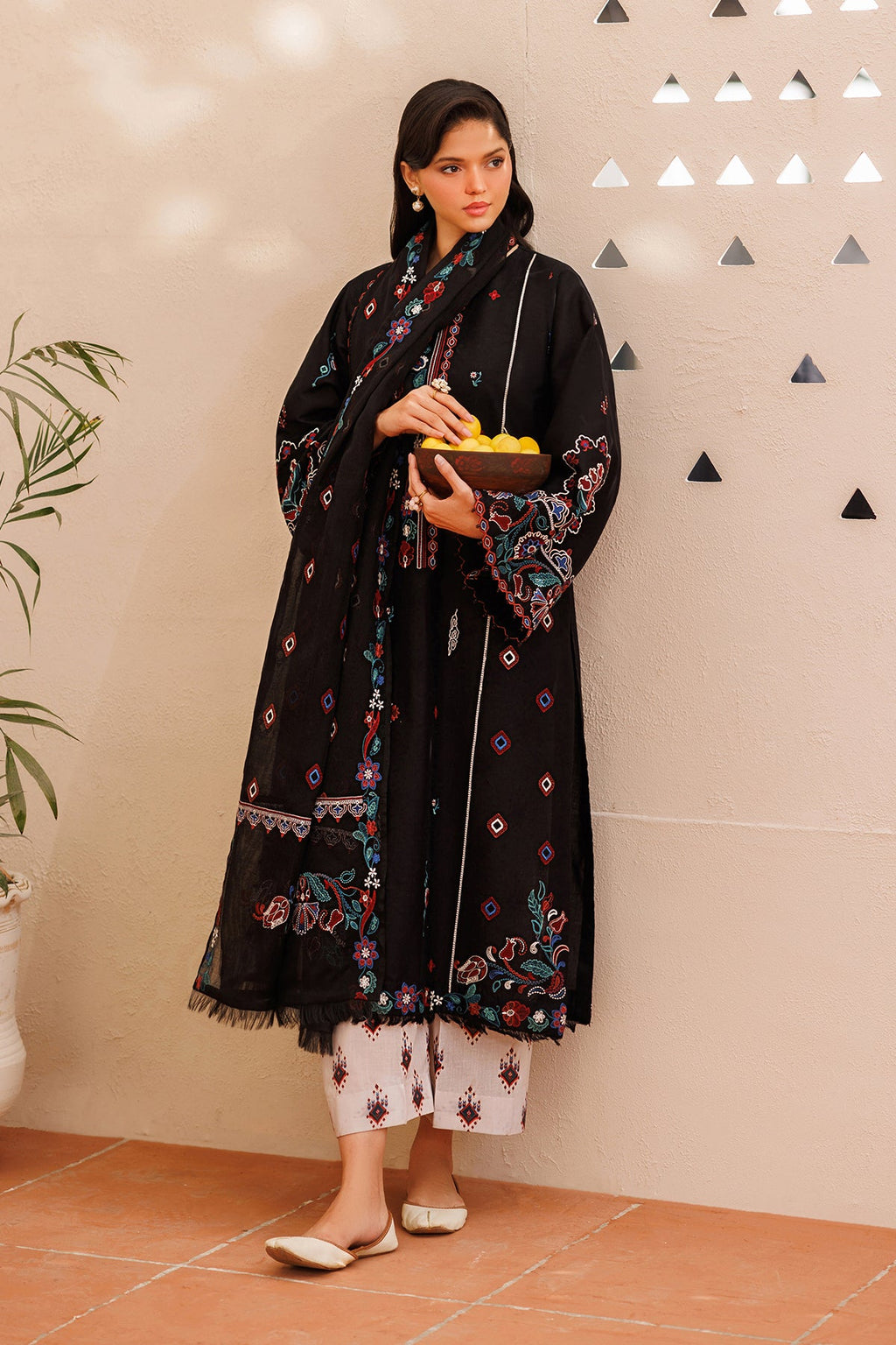 Baroque - Embroidered Lawn UF-4391