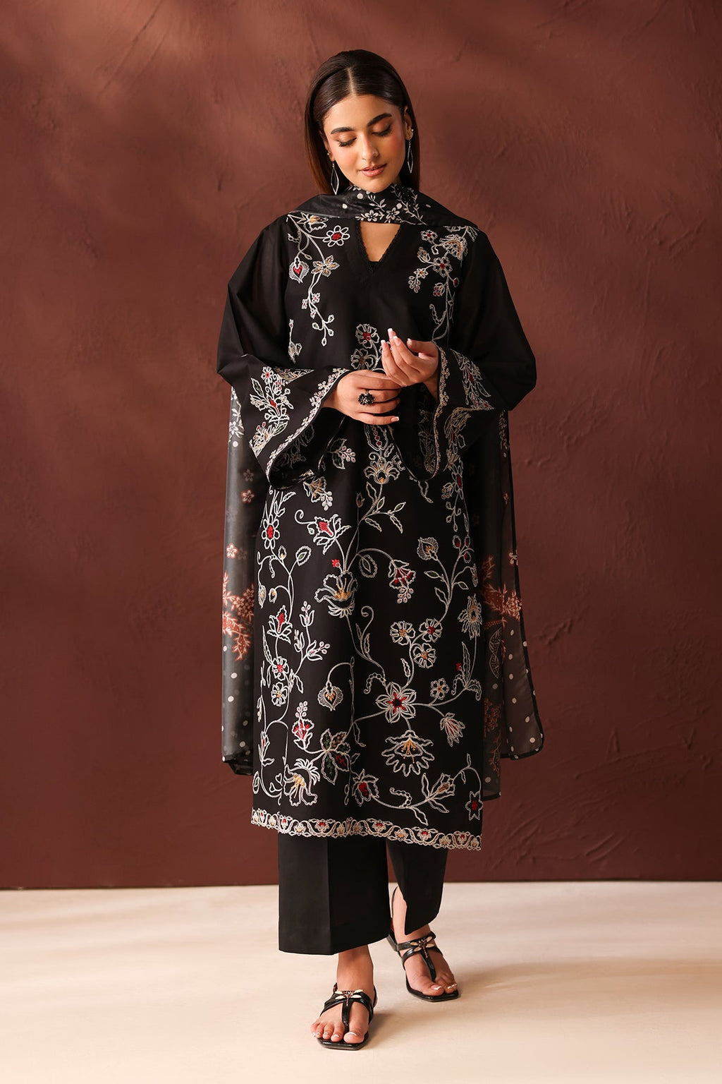 Baroque - Embroidered Lawn UF-4483