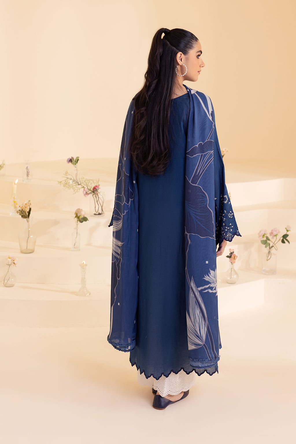 Iznik - Ue-260 Embroidered Lawn