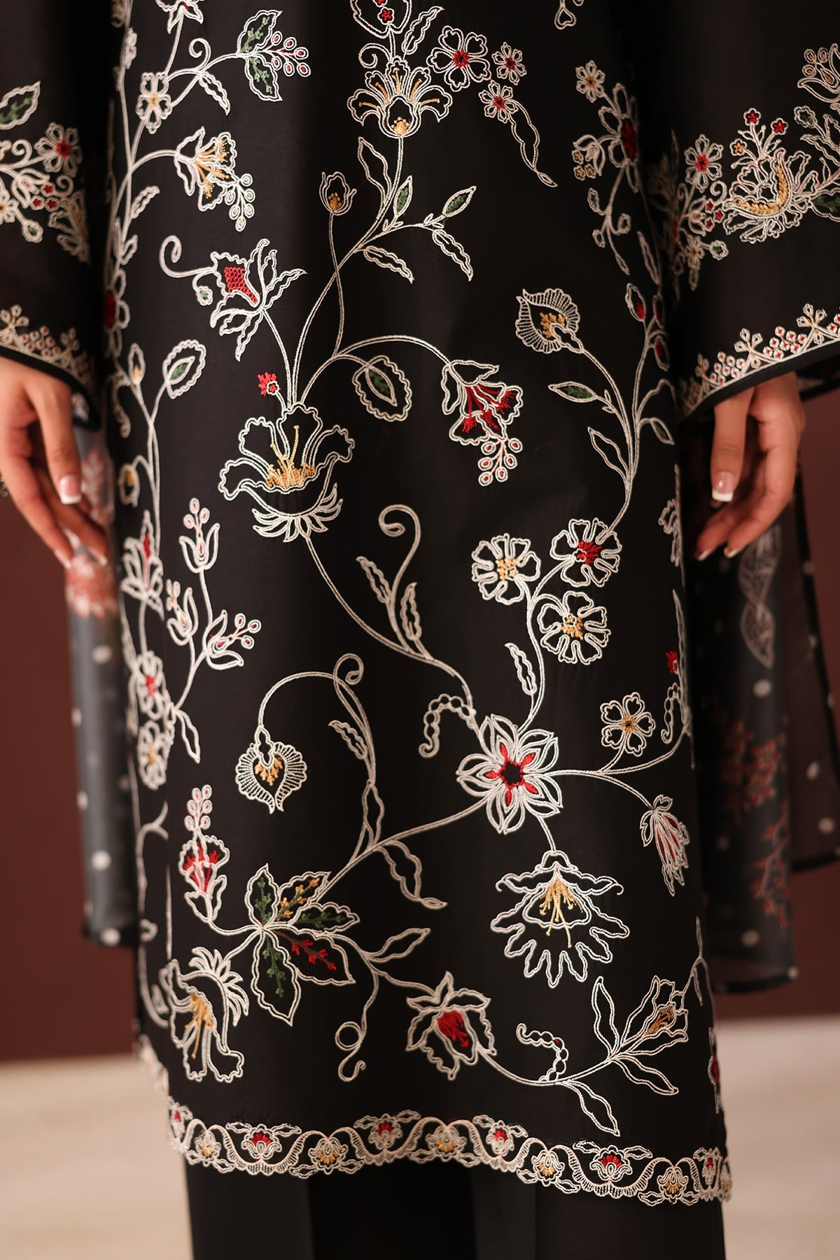 Baroque - Embroidered Lawn UF-4483