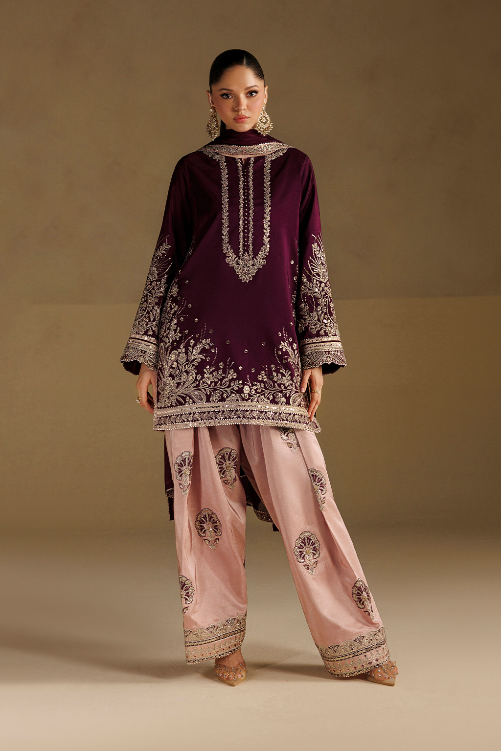 Iznik - Ue-733 Embroidered Ramen Silk