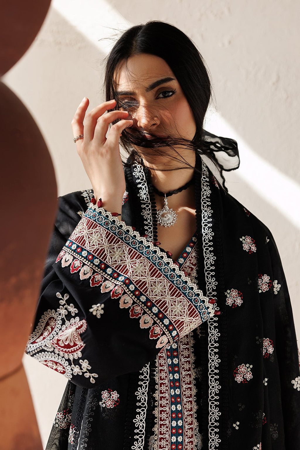 Baroque - Embroidered Lawn UF-4519