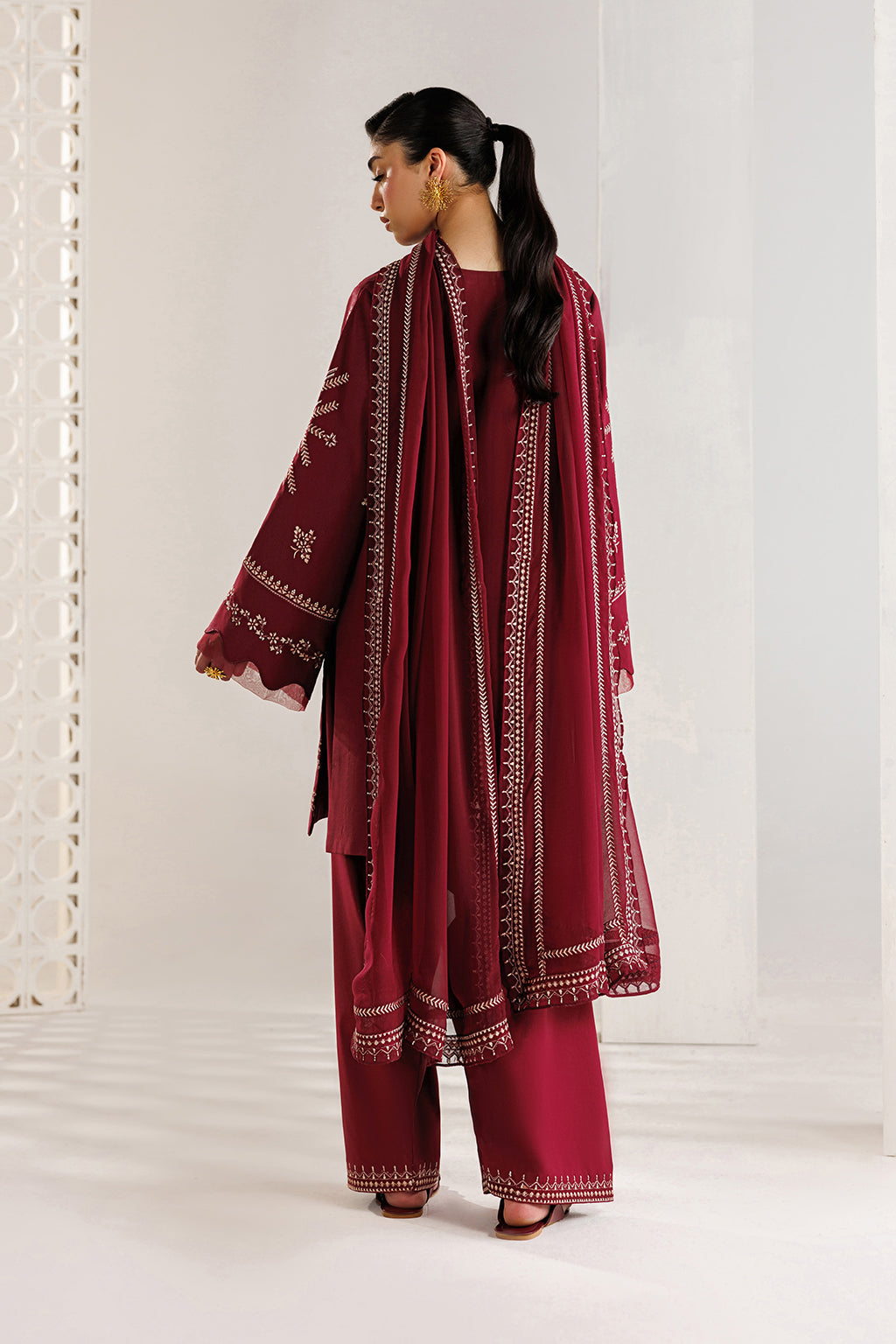 Iznik - Ue-682 Embroidered Lawn