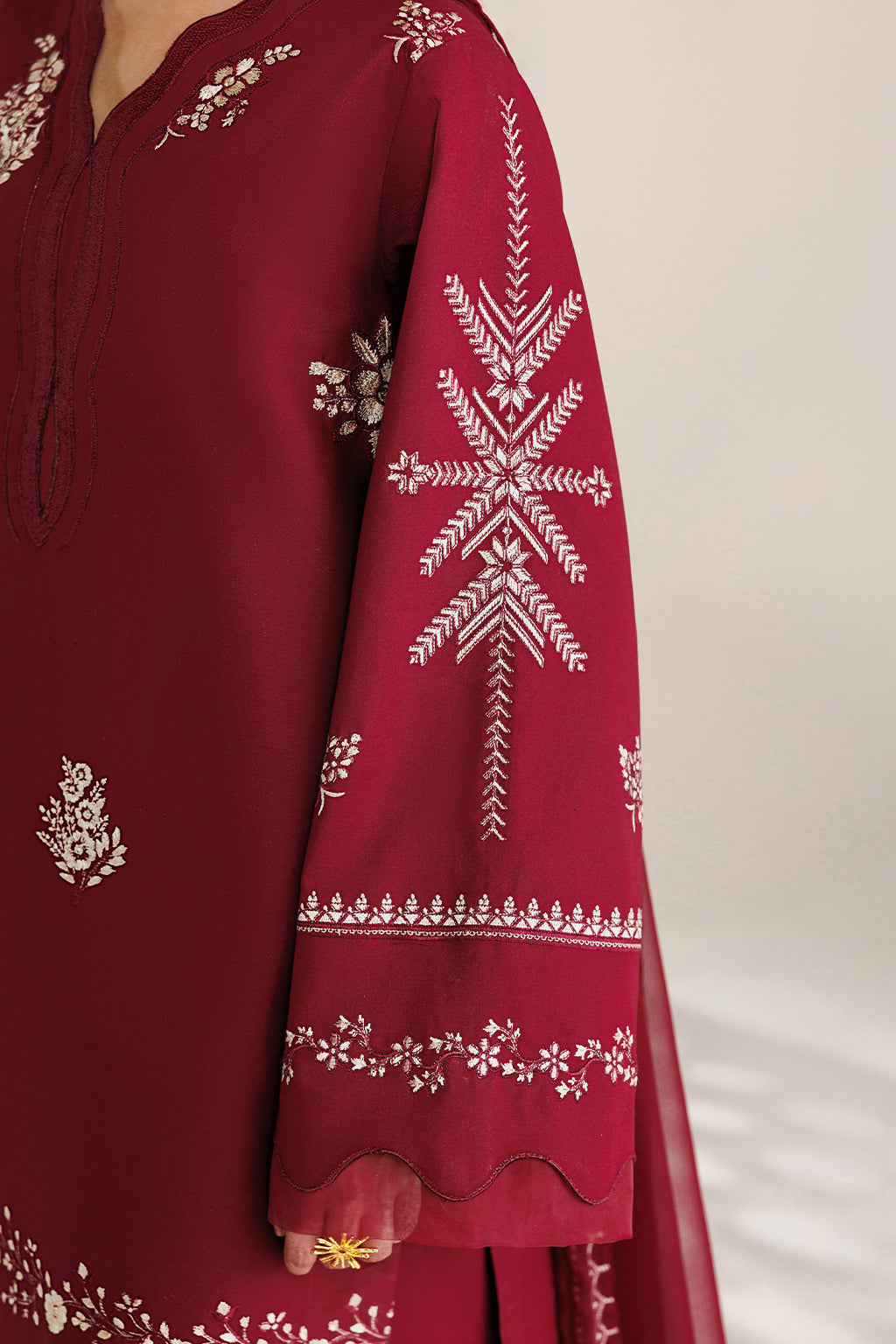 Iznik - Ue-682 Embroidered Lawn