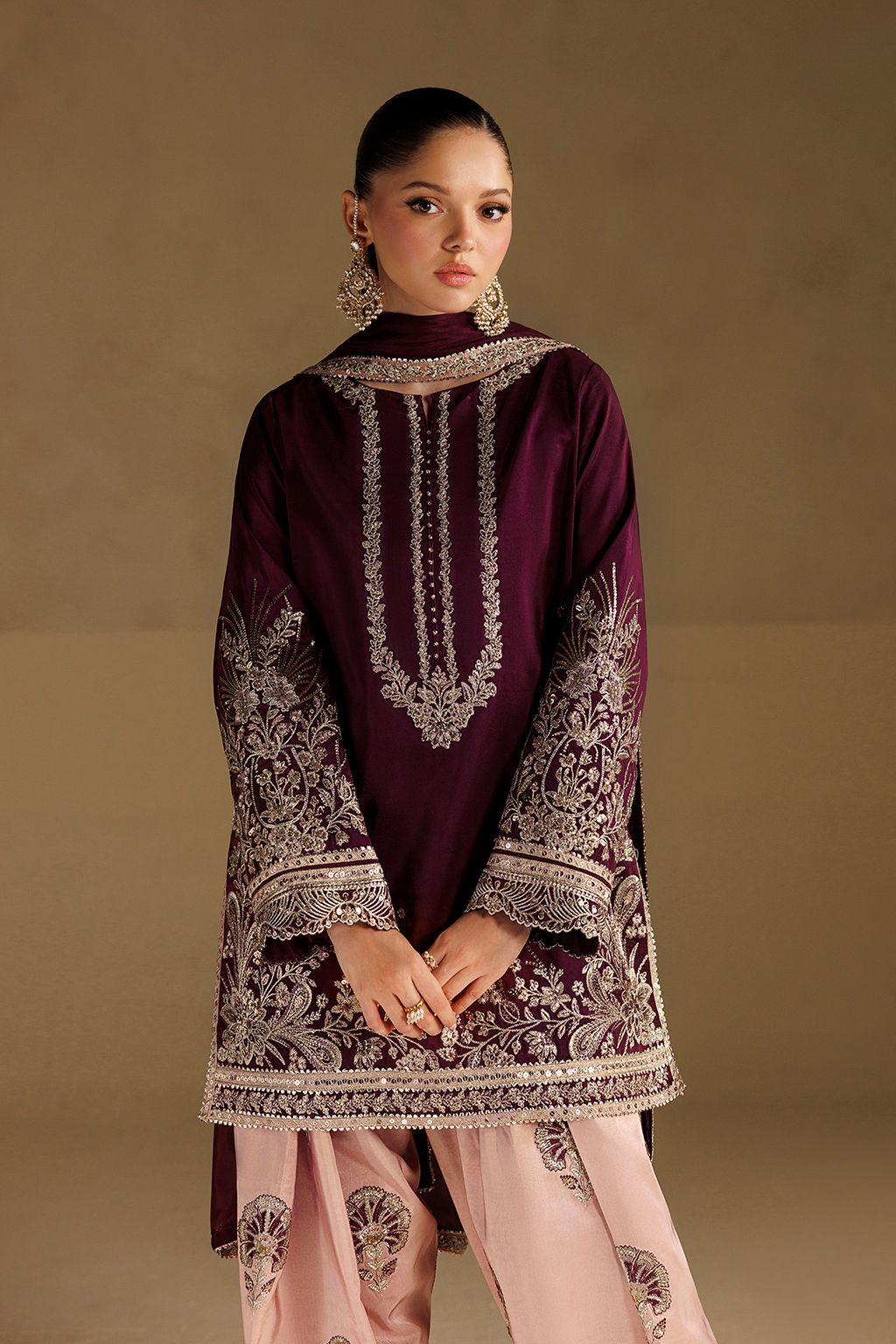 Iznik - Ue-733 Embroidered Ramen Silk