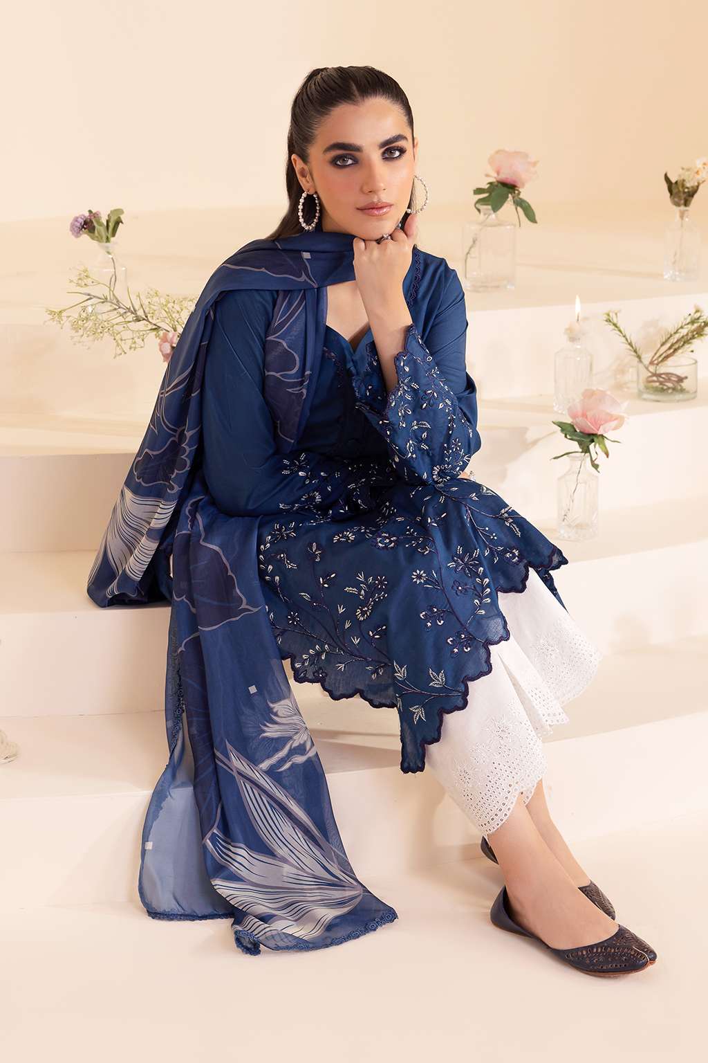 Iznik - Ue-260 Embroidered Lawn
