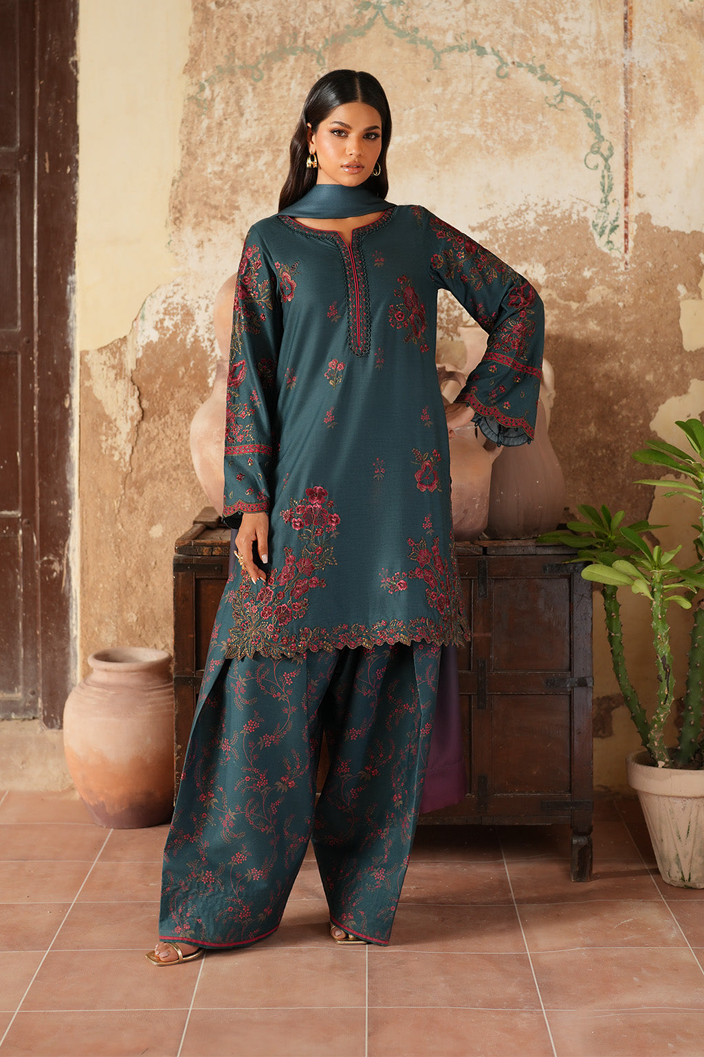 Iznik - Ipf-01 Embroidered Printed Linen