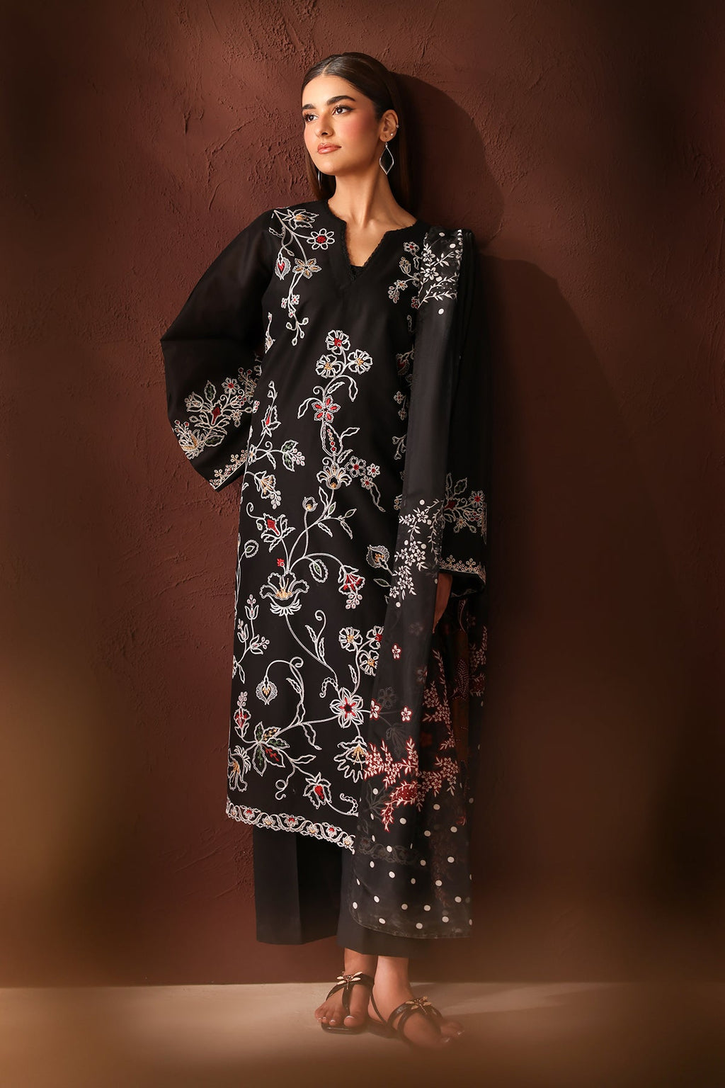 Baroque - Embroidered Lawn UF-4483