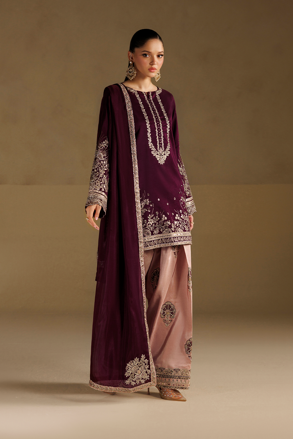 Iznik - Ue-733 Embroidered Ramen Silk