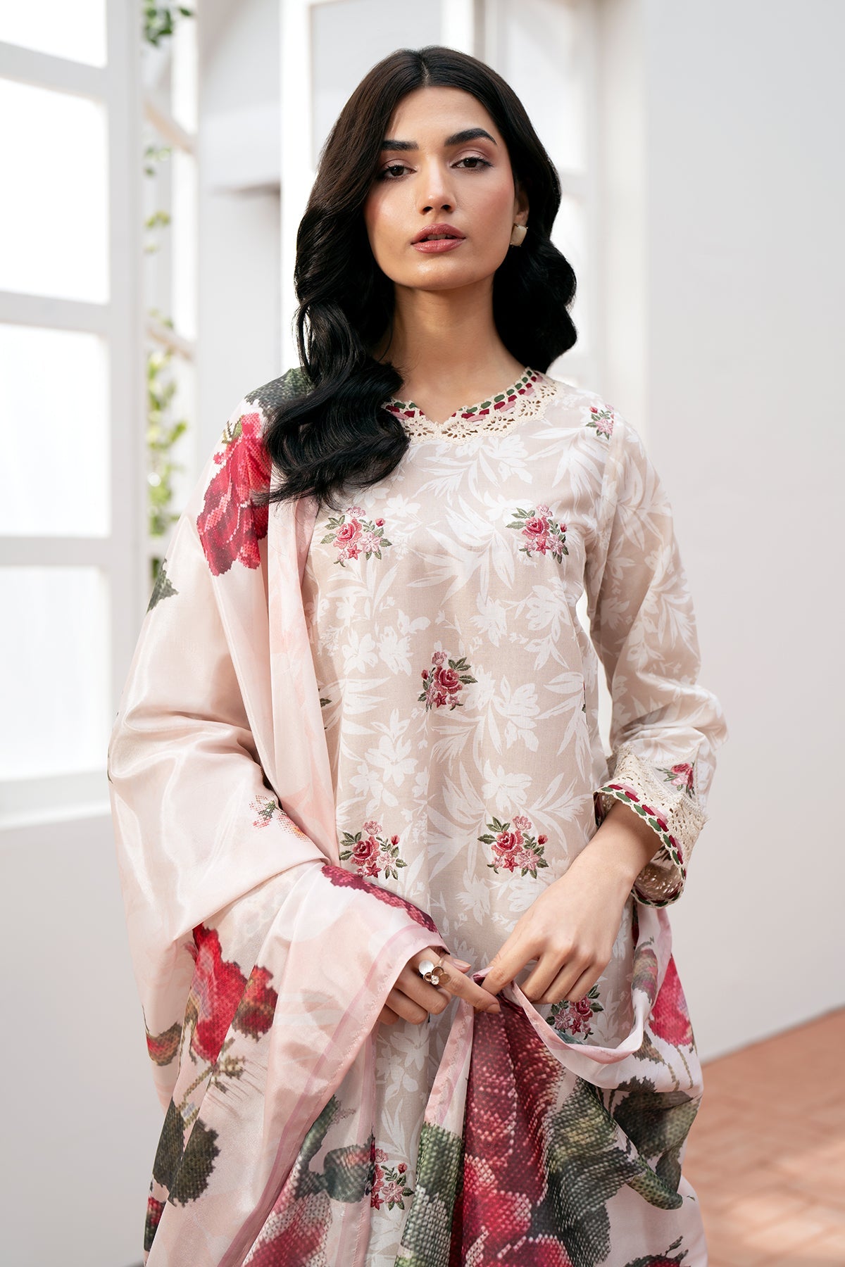 Baroque - Embroidered Lawn UF-535