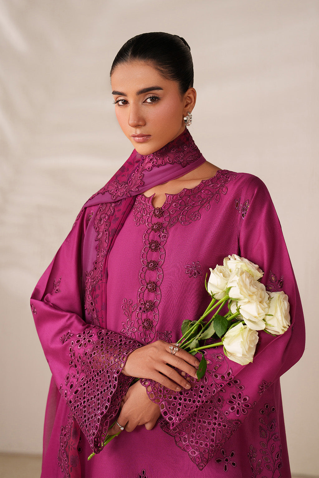 Iznik - Ue-593 Embroidered Textured Lawn