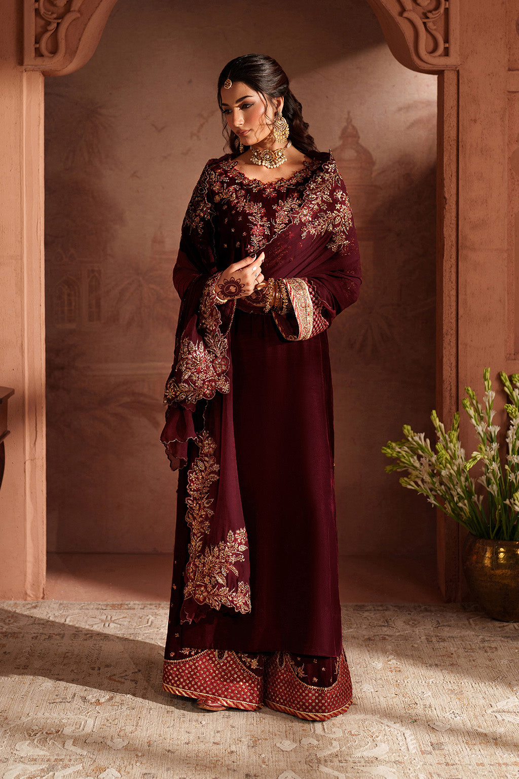 Iznik - Iv-55 Embroidered Velvet