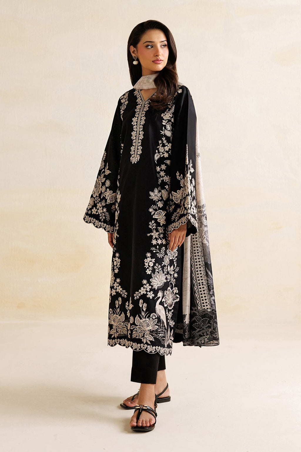 Baroque - Embroidered Lawn UF-4471
