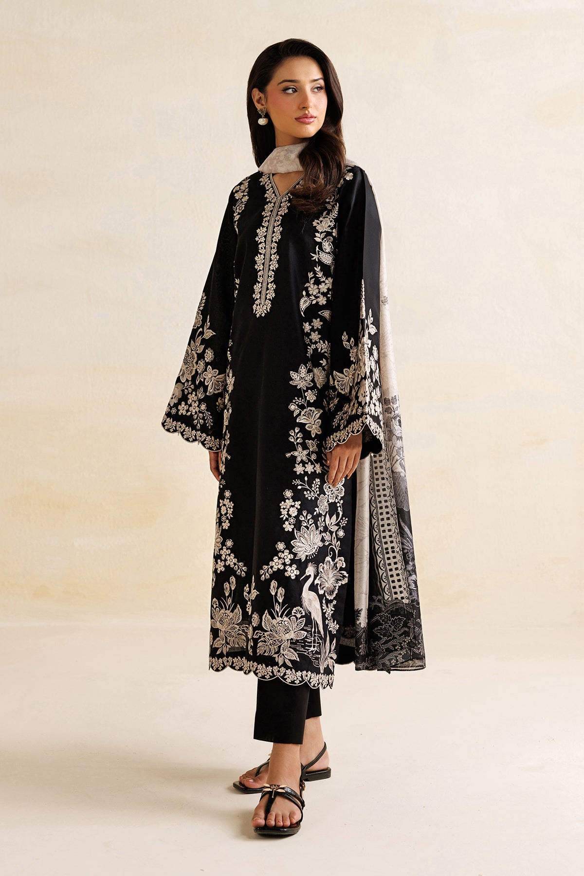 Baroque - Embroidered Lawn UF-4471