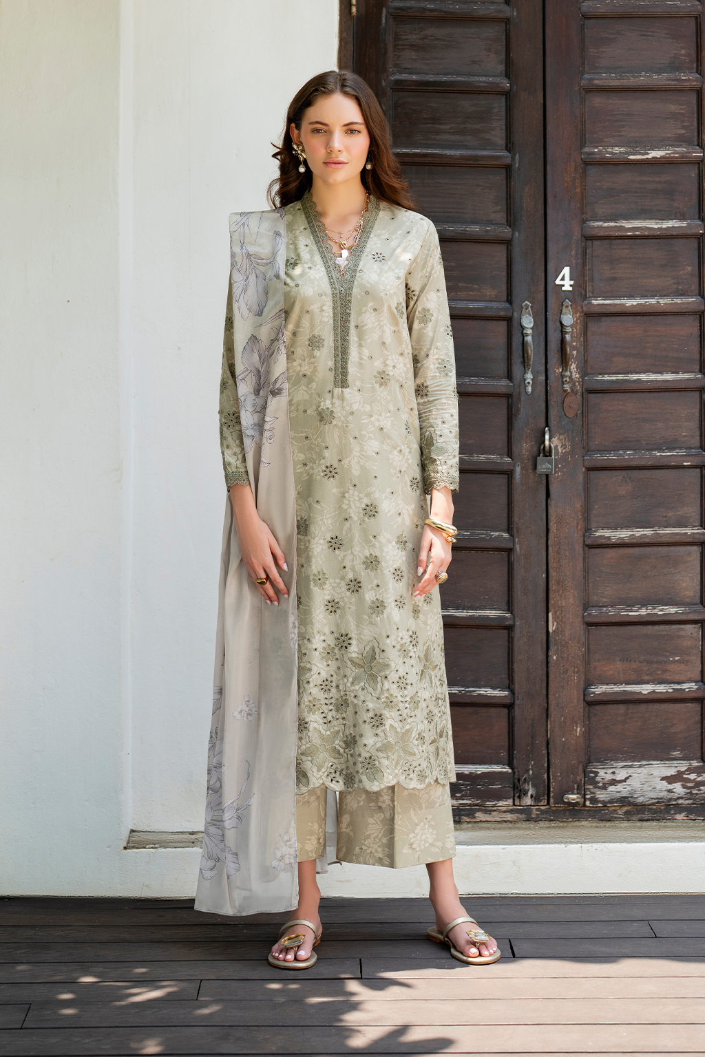 Iznik - Ss-07 Embroidered Lawn