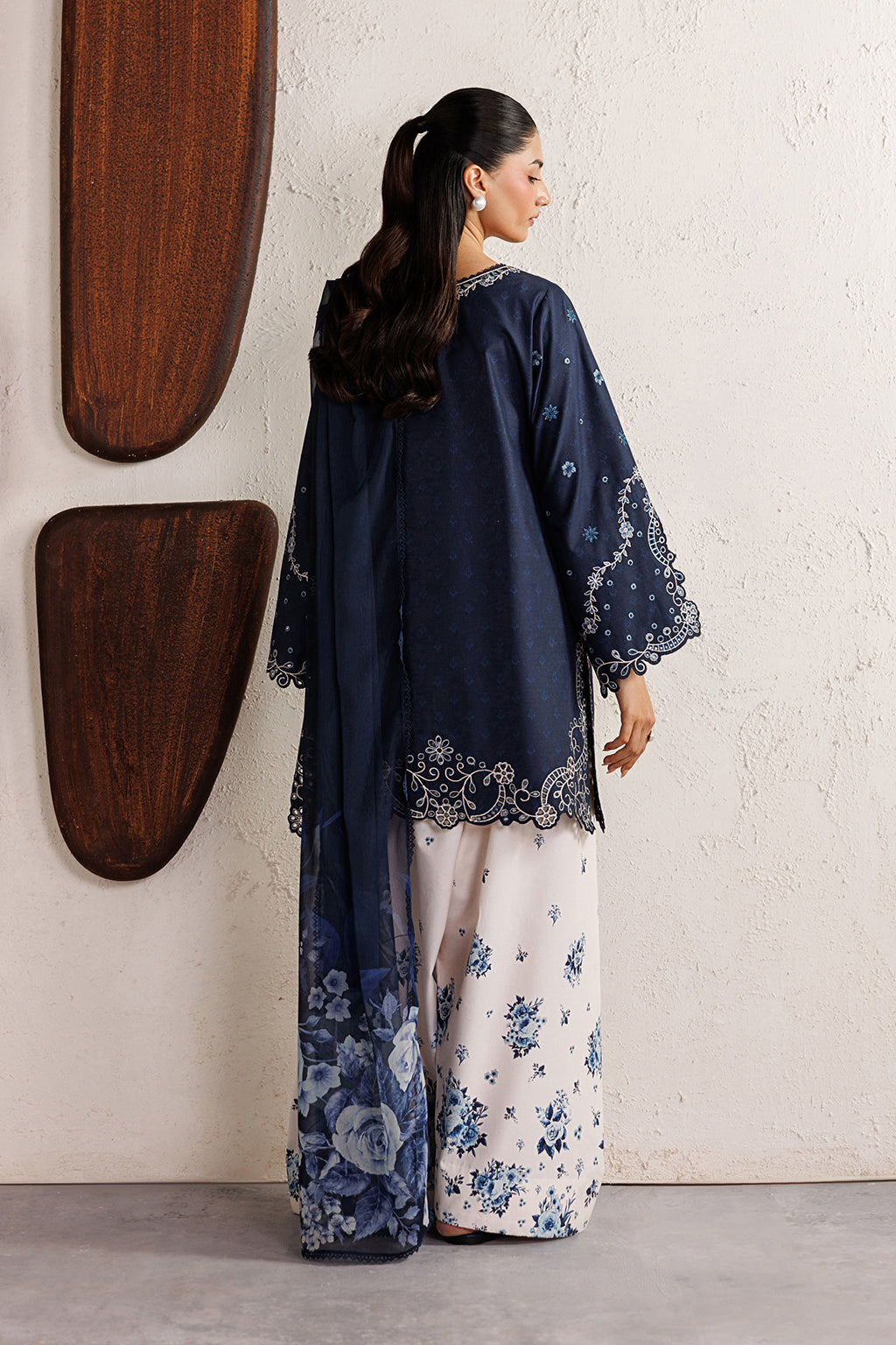 Iznik - Ibe-02 Embroidered Lawn