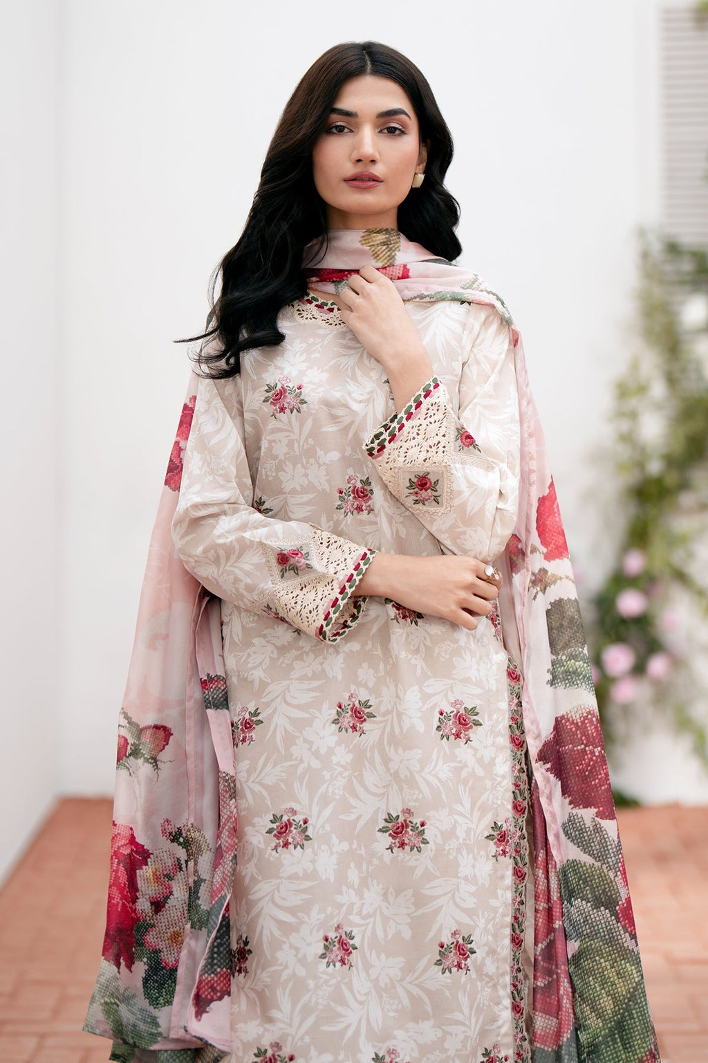 Baroque - Embroidered Lawn UF-535