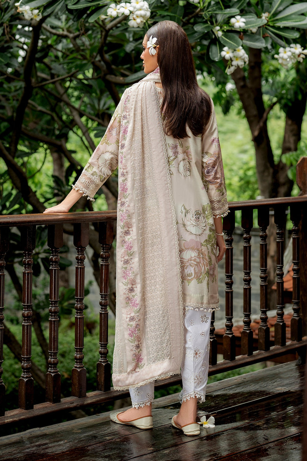 Baroque - Embroidered Lawn UF-4270