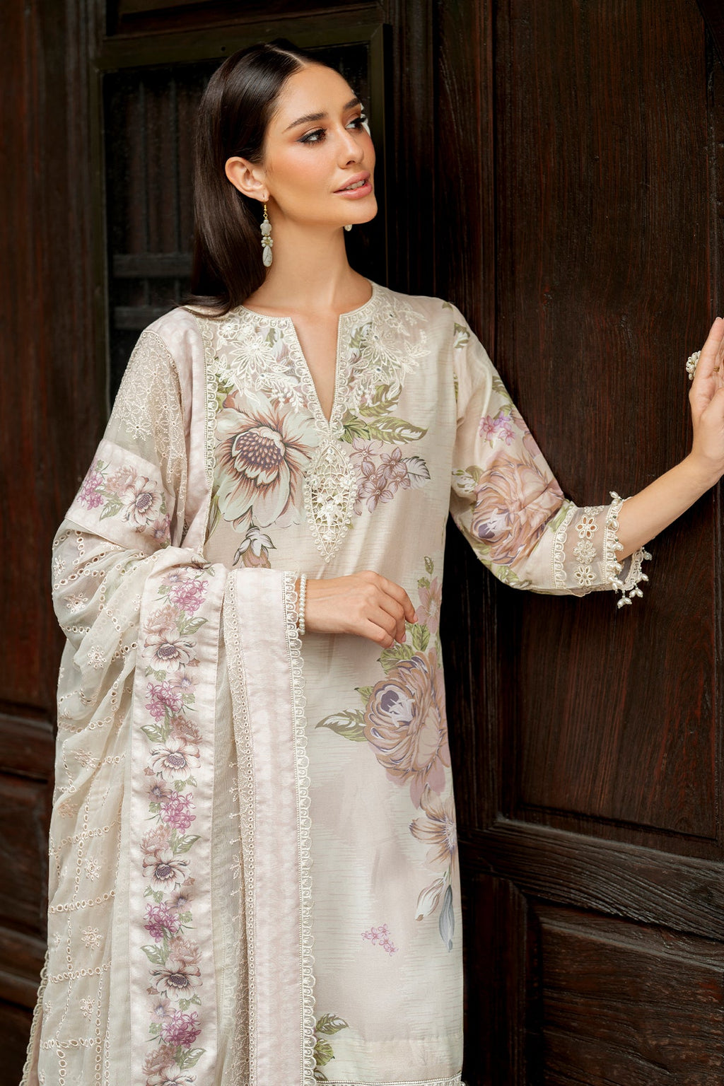Baroque - Embroidered Lawn UF-4270