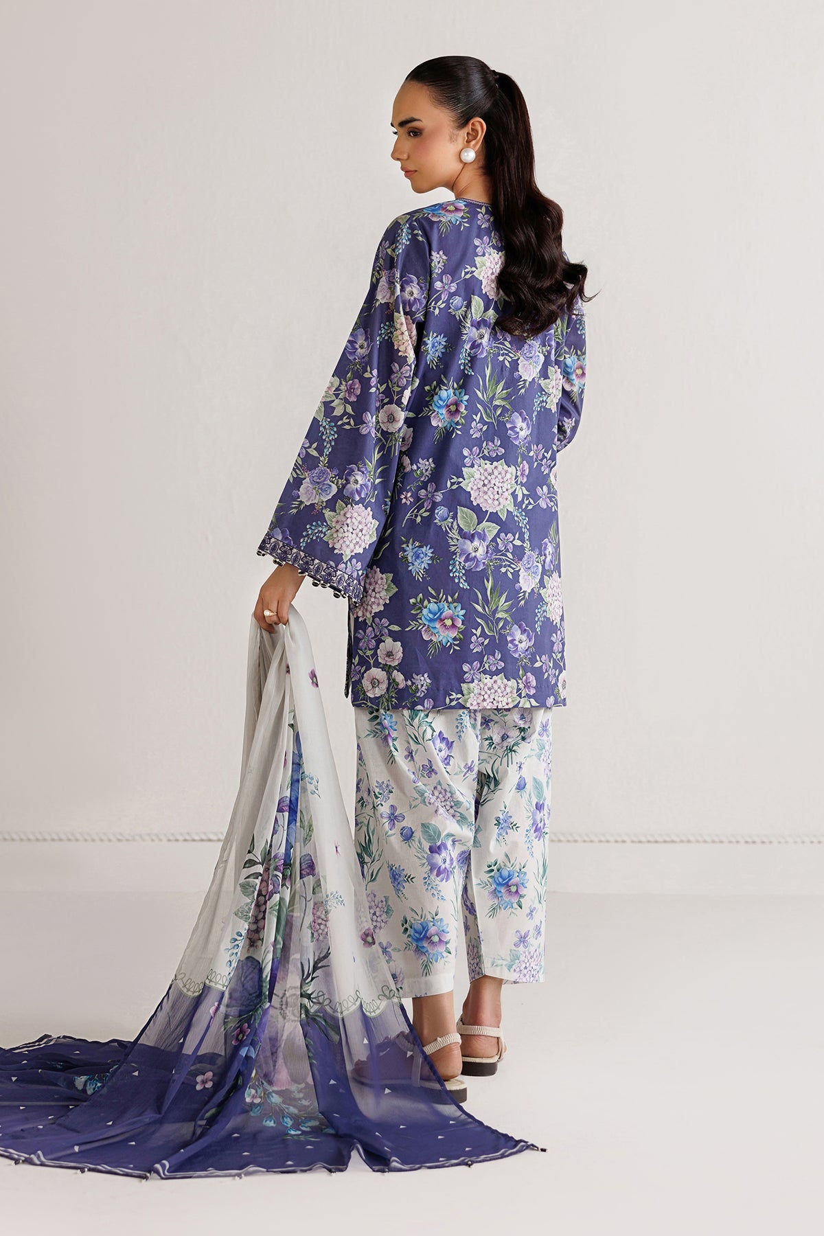 Baroque - Embroidered Lawn UF-4496