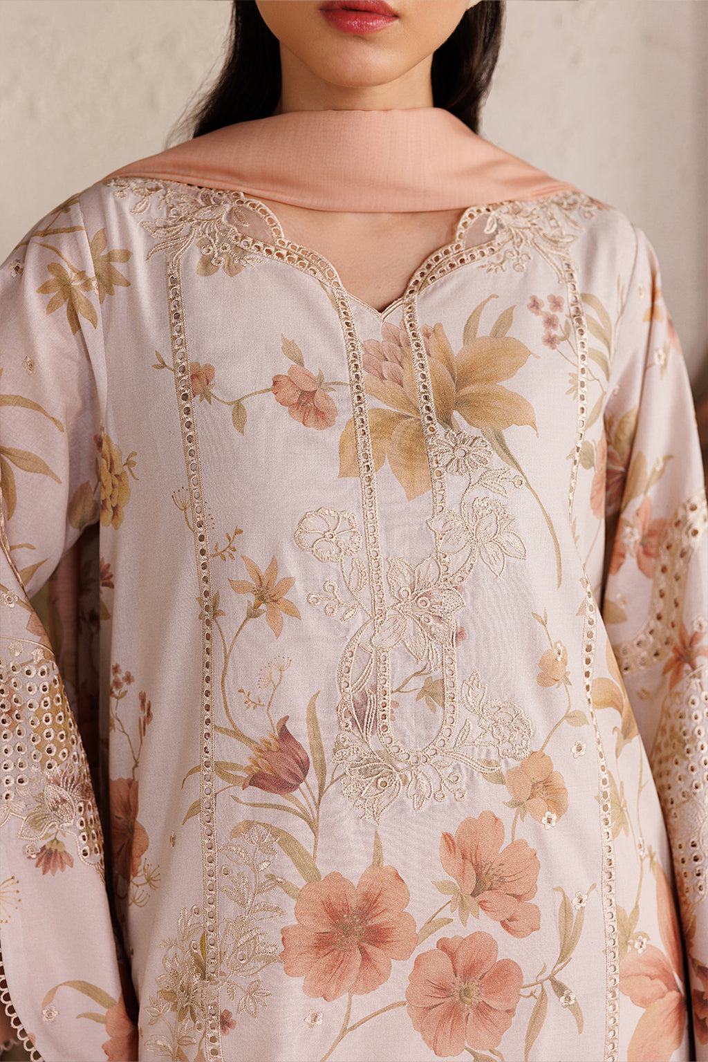 Iznik - Ibe-05 Embroidered Lawn