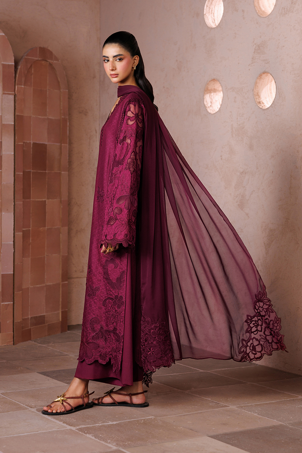 Iznik - Ue-702 Embroidered Lawn