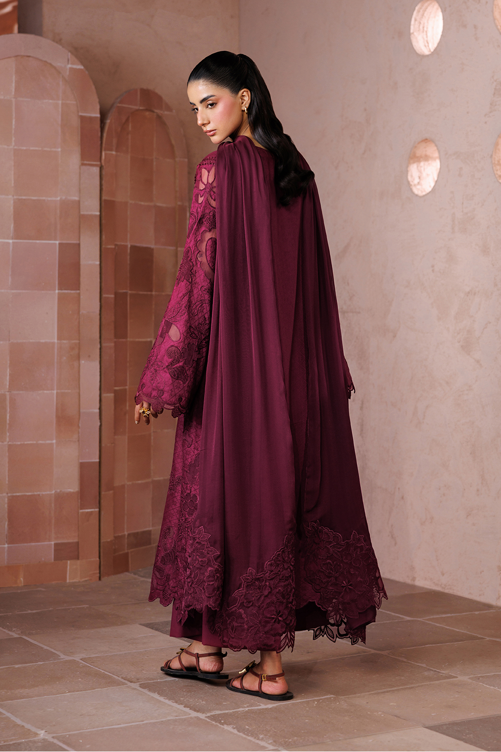 Iznik - Ue-702 Embroidered Lawn