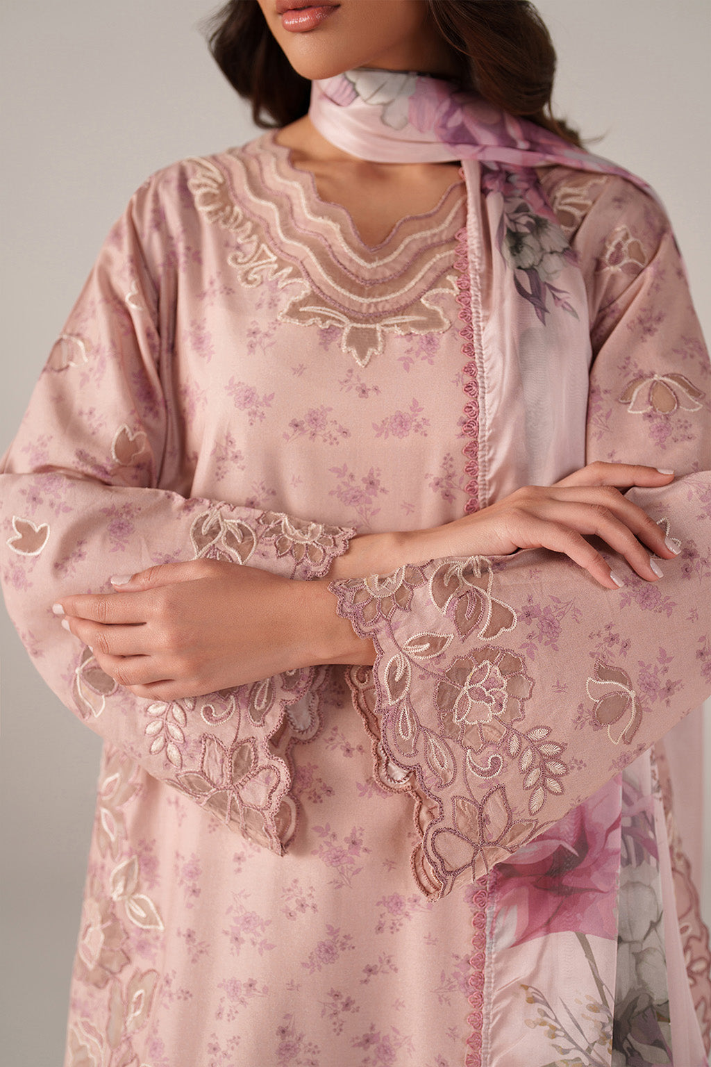 Iznik - Ss-05 Embroidered  Lawn