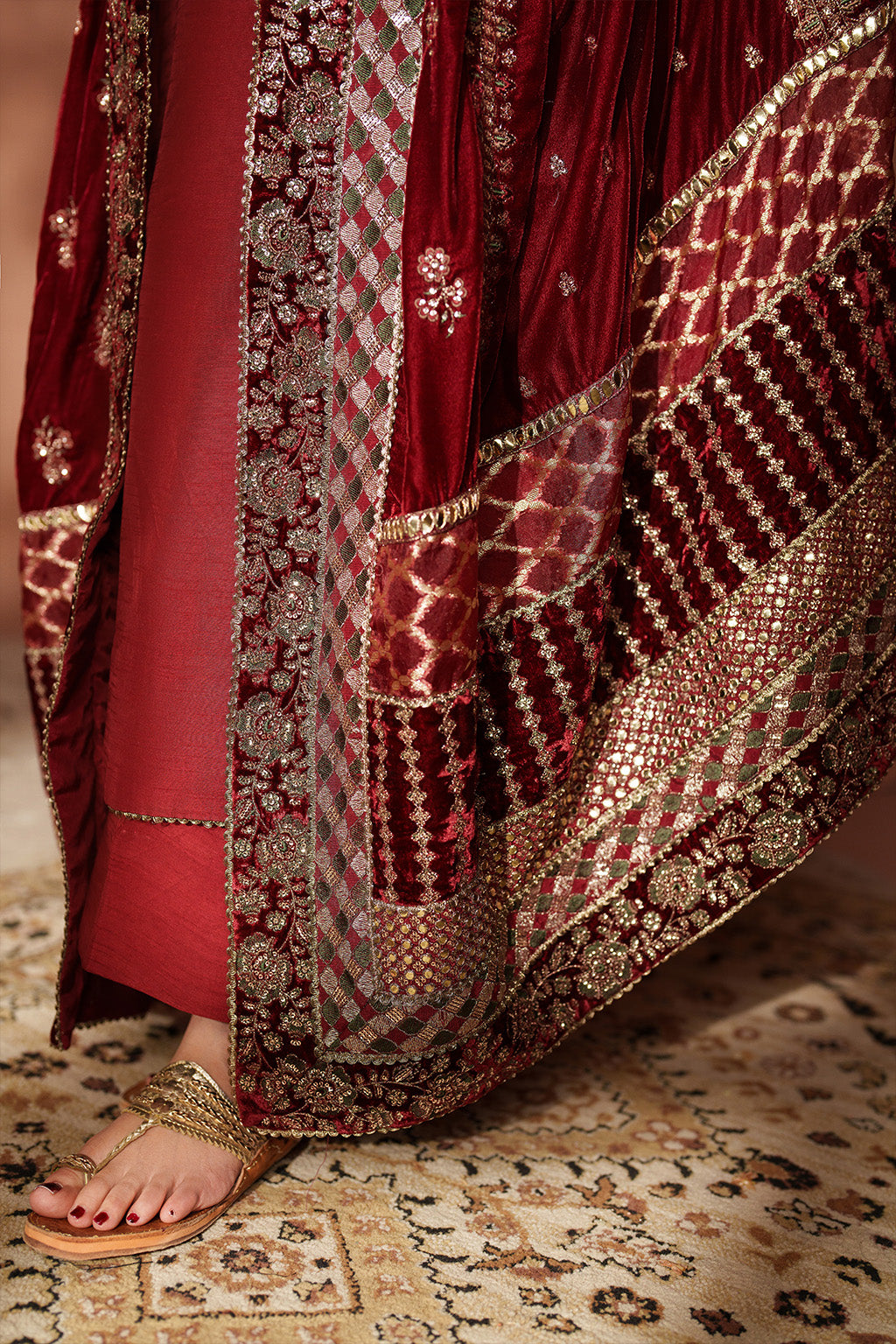 Iznik - Iv-56 Embroidered Velvet
