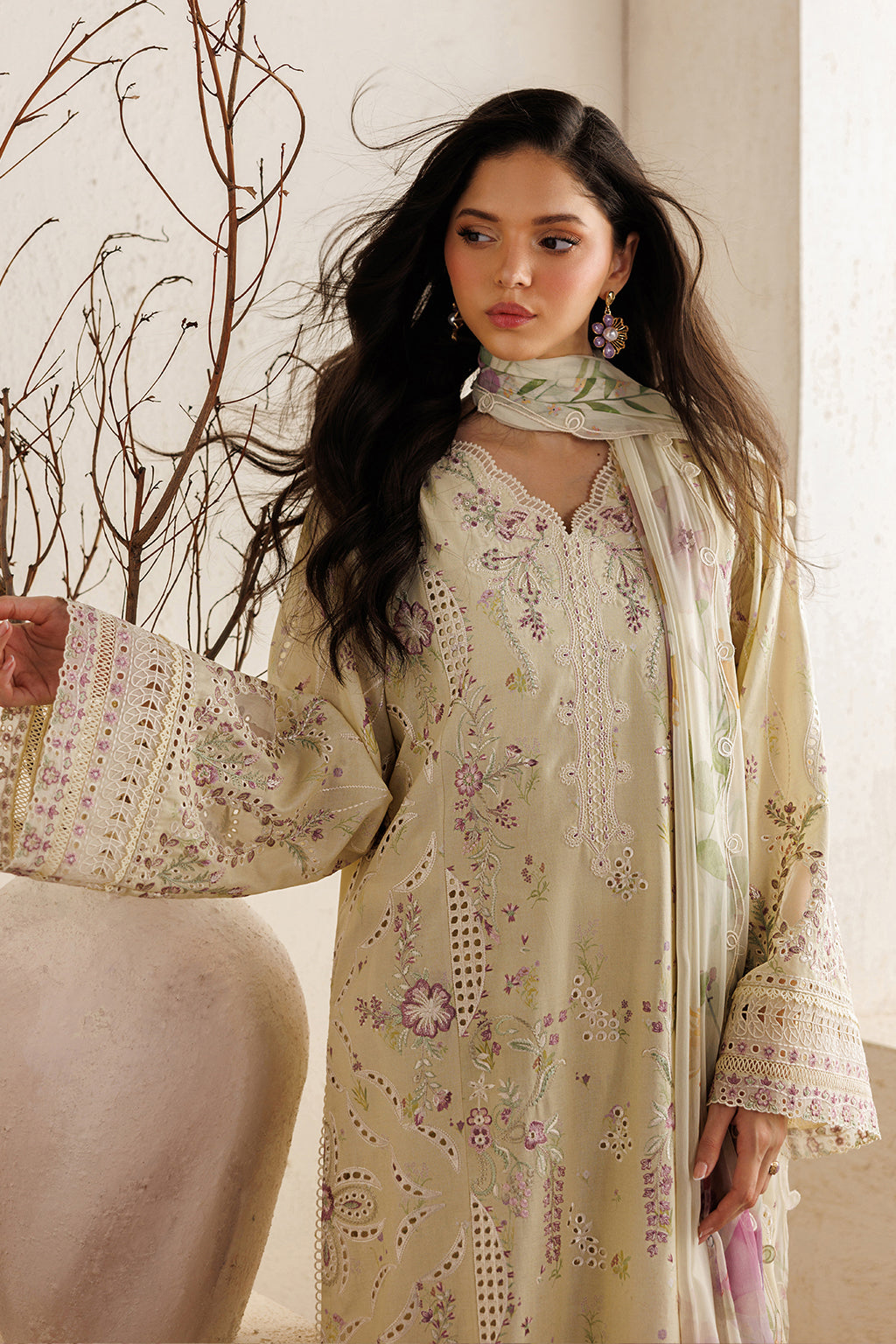 Iznik - Ibe-08 Embroidered Lawn