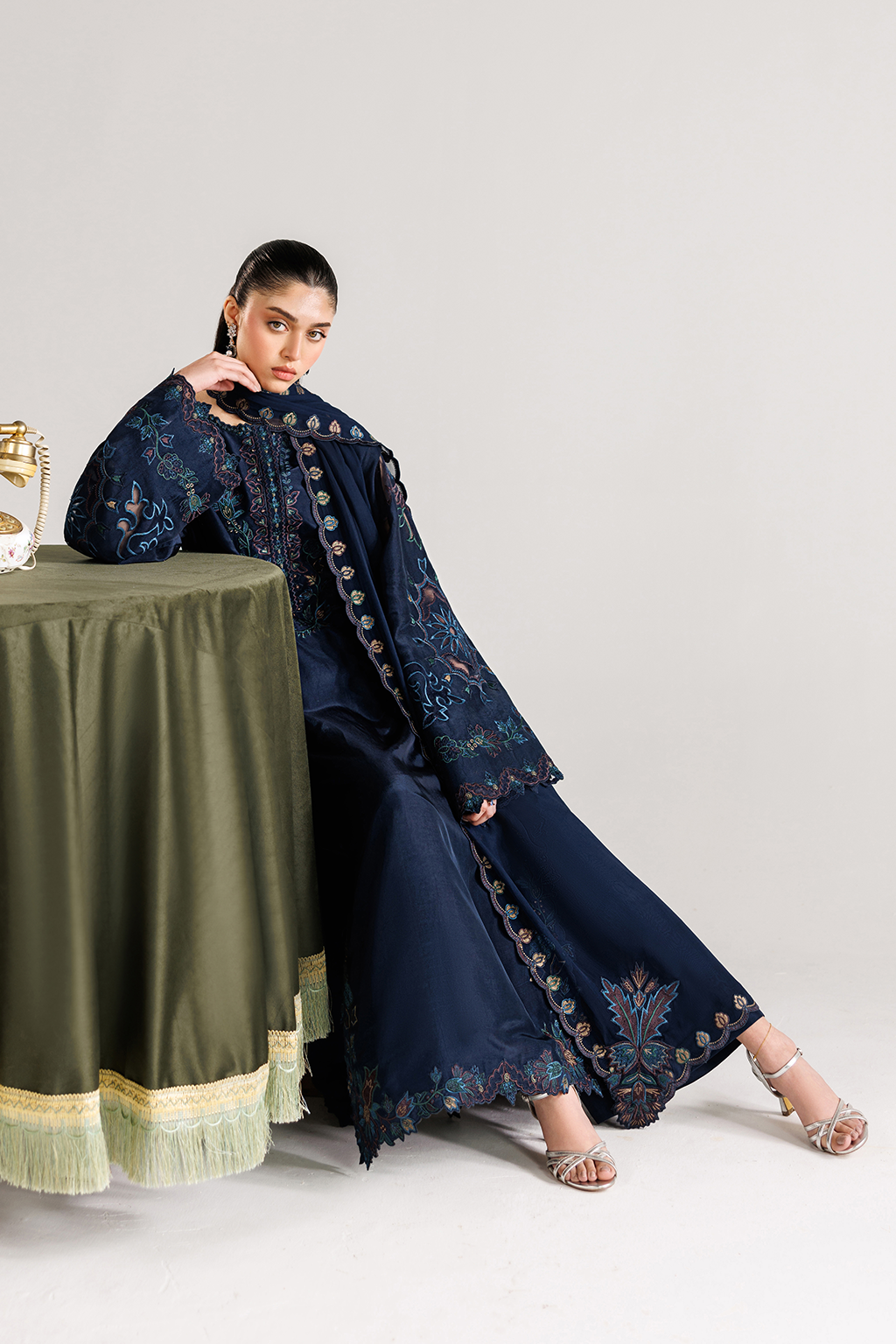 Iznik - Ue-654 Ramen Silk