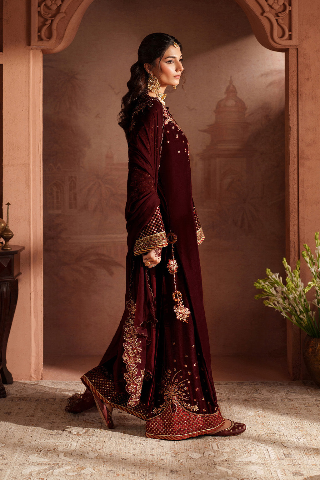 Iznik - Iv-55 Embroidered Velvet