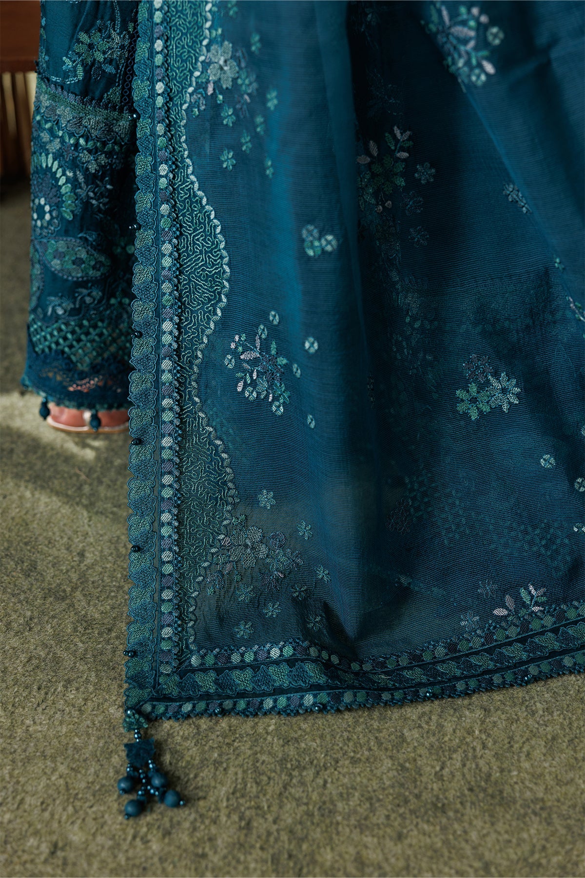 Baroque - Embroidered Lawn El26-D04 Stitched