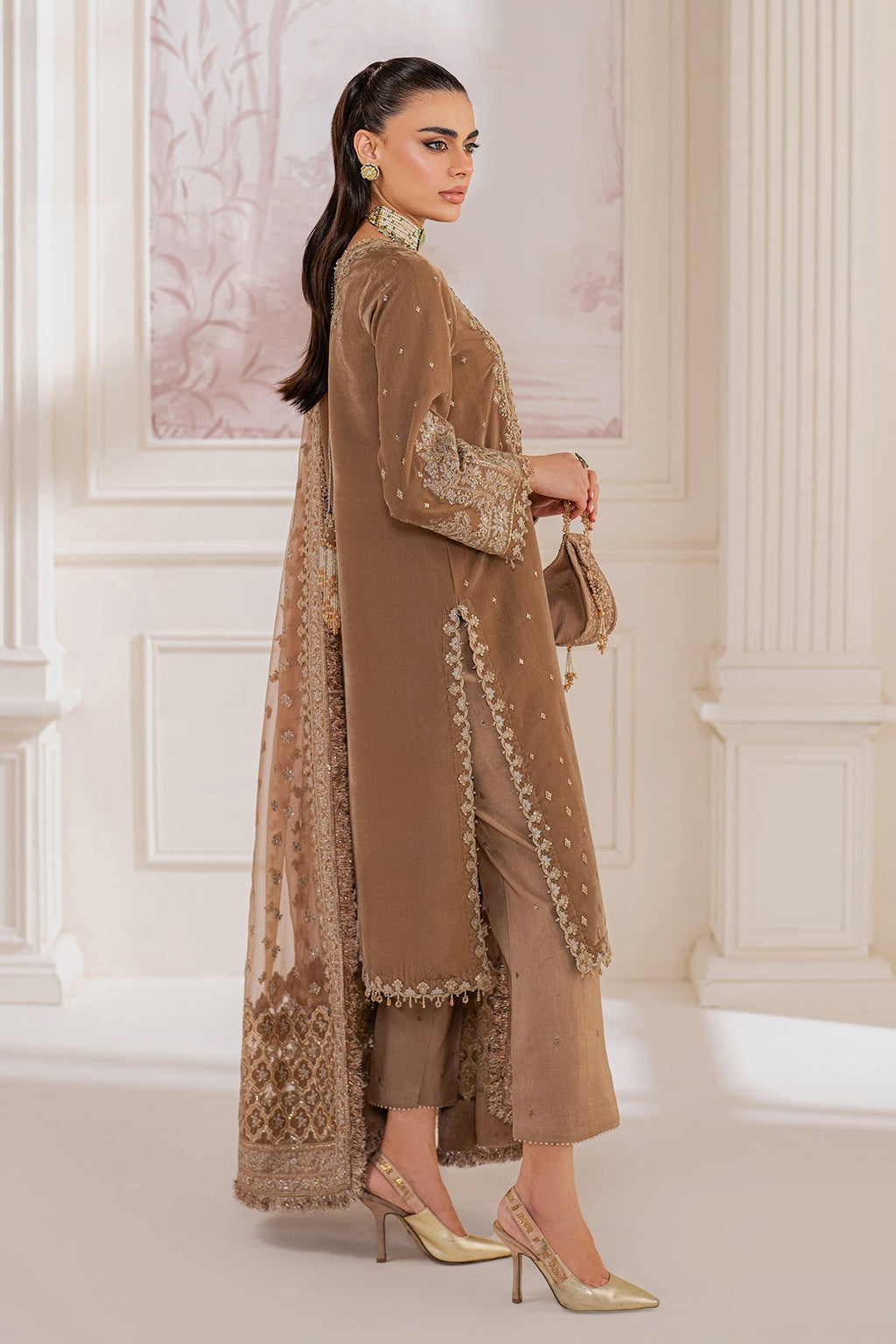 Baroque - Embroidered Velvet SF-754