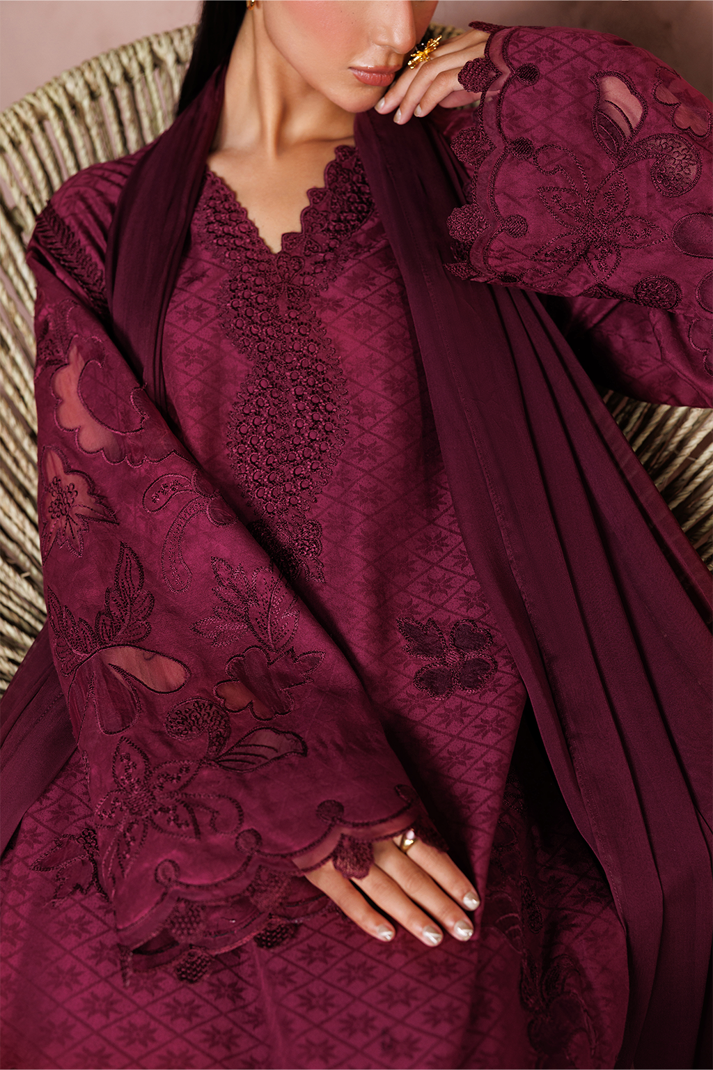 Iznik - Ue-702 Embroidered Lawn