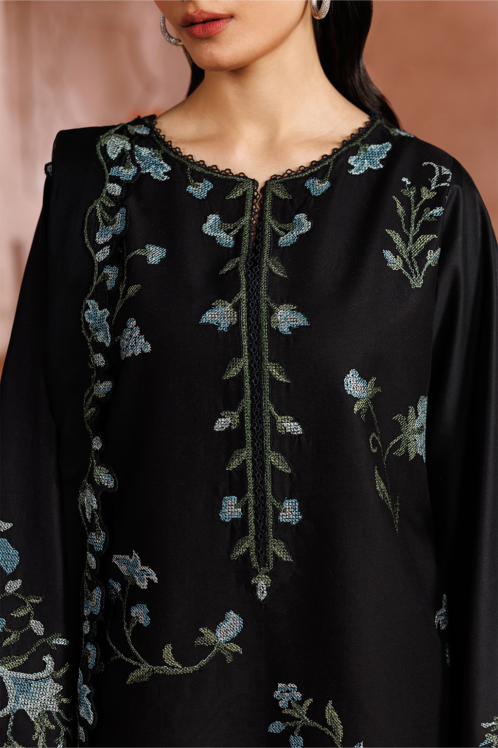 Iznik - Ue-695 Embroidered Lawn