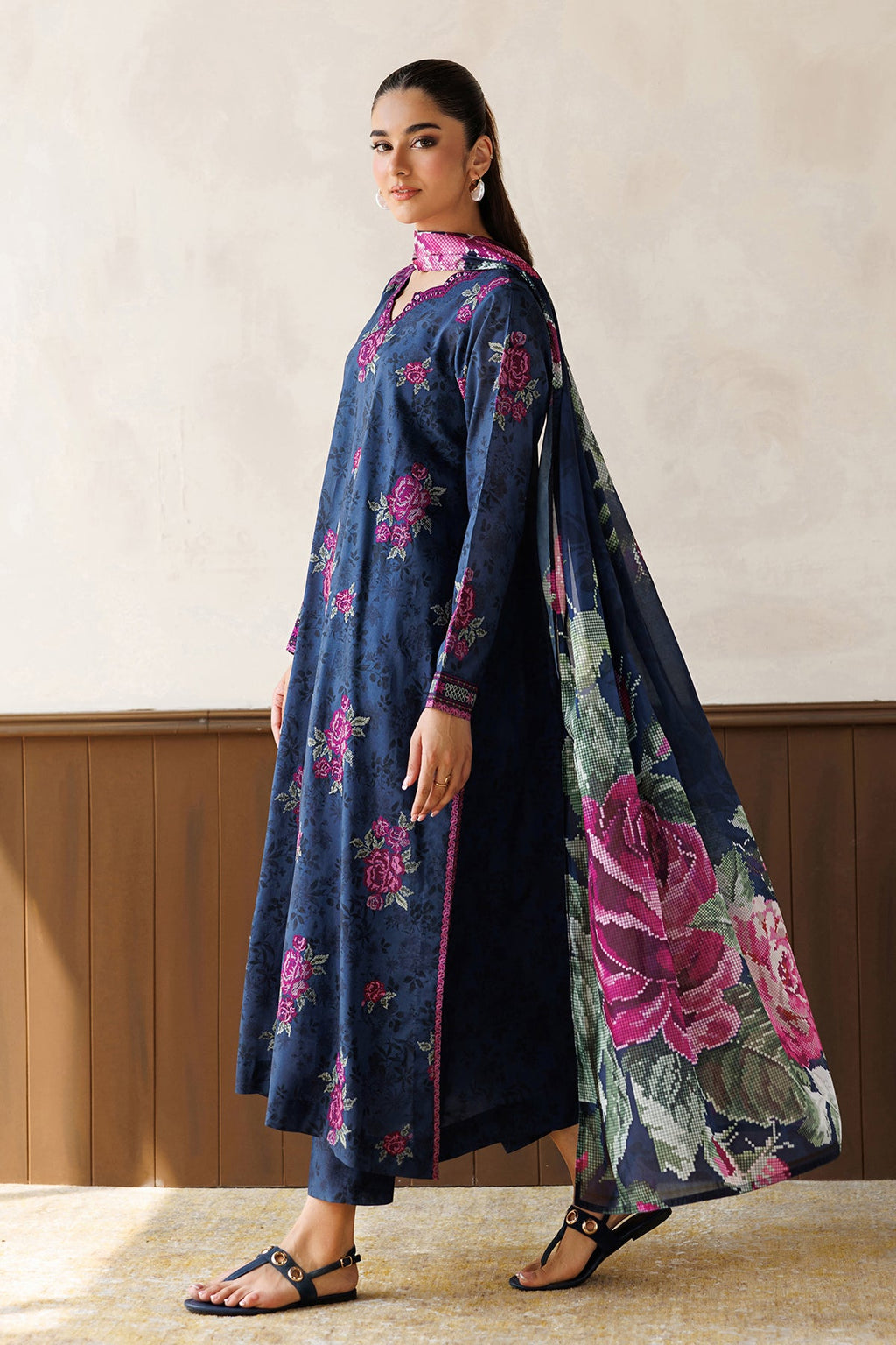 Baroque - Embroidered Lawn UF-4497
